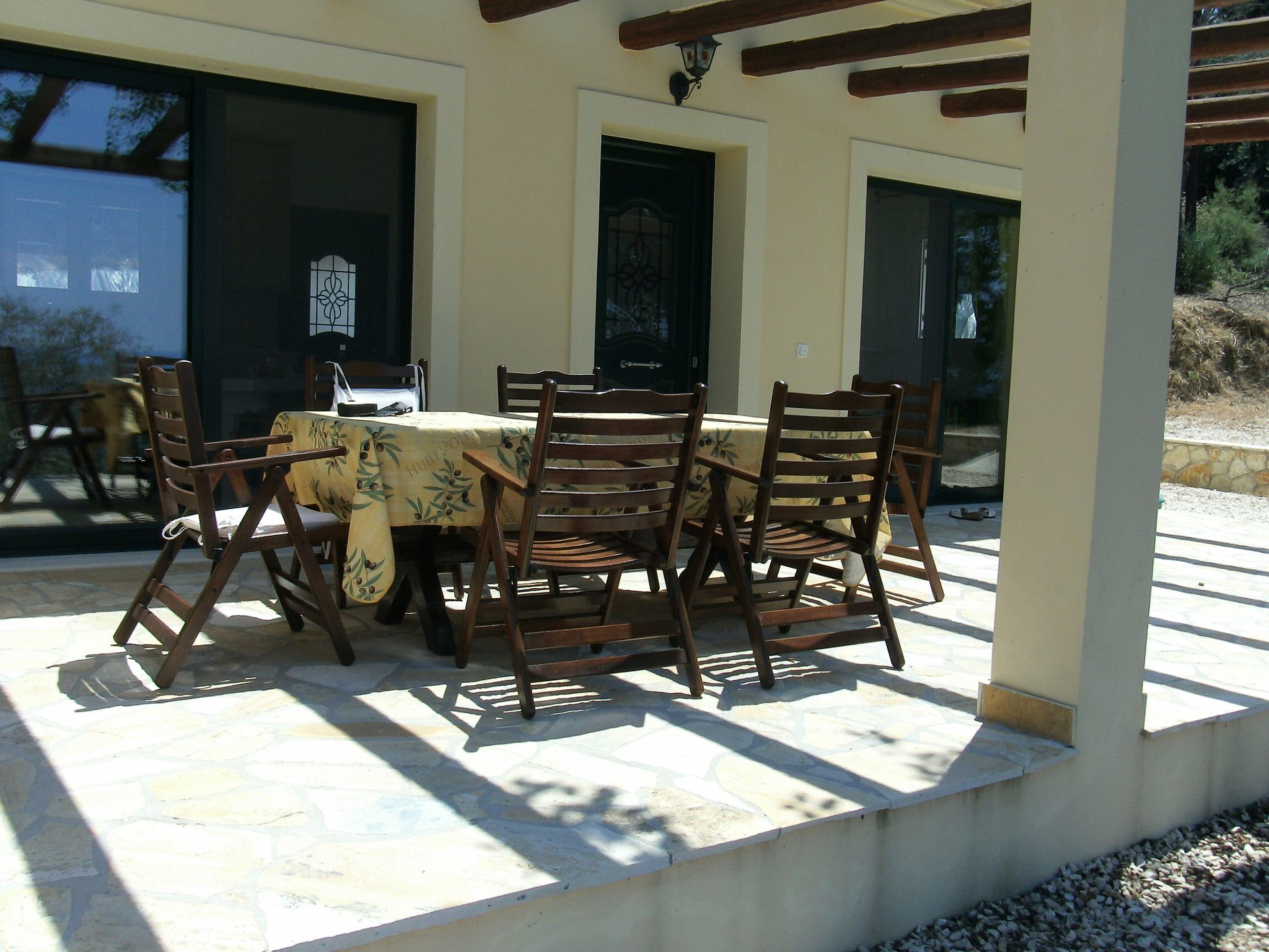 Ferienvilla mit Blick auf das Wasser-Draußen