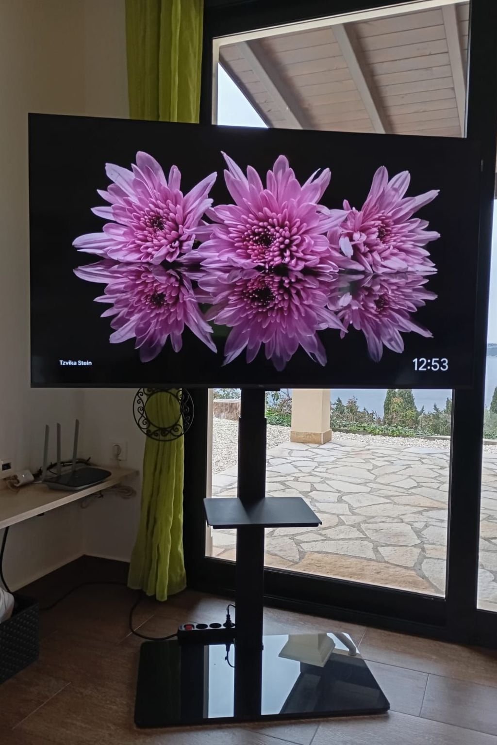 Ferienvilla mit Blick auf das Wasser-Image-tags.info