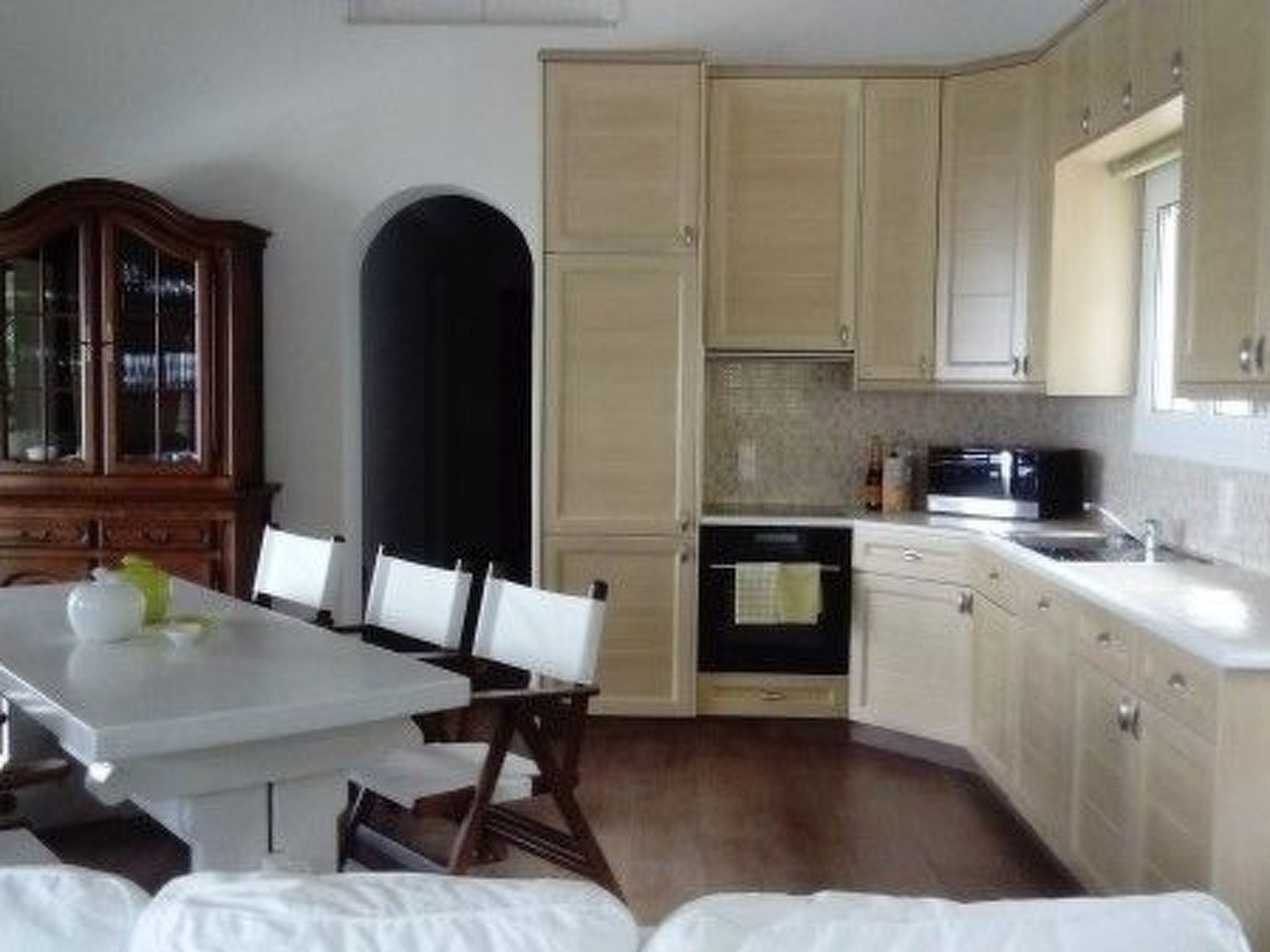 Ferienvilla mit Blick auf das Wasser-Image-tags.info