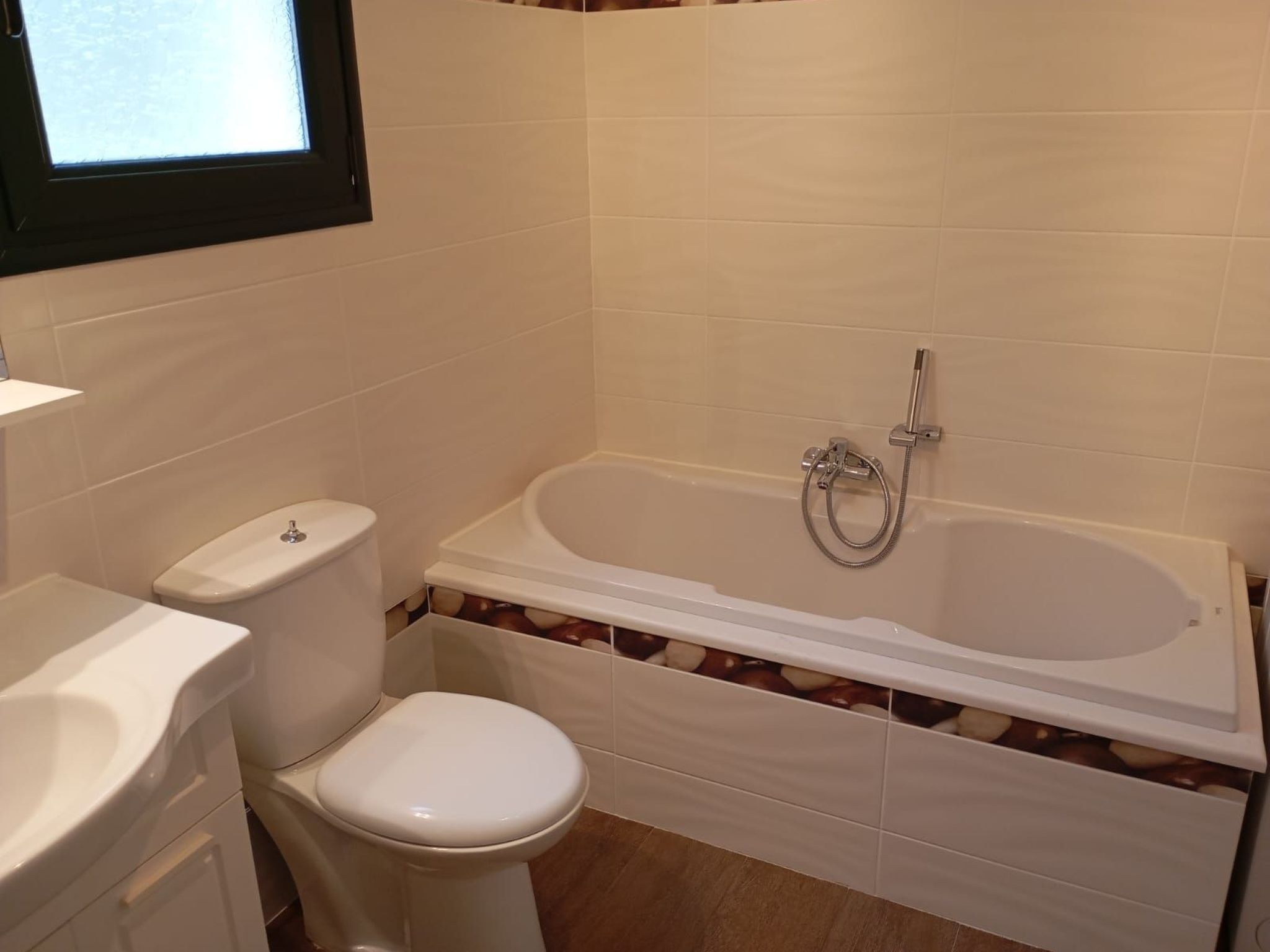 Ferienvilla mit Blick auf das Wasser-Image-tags.info