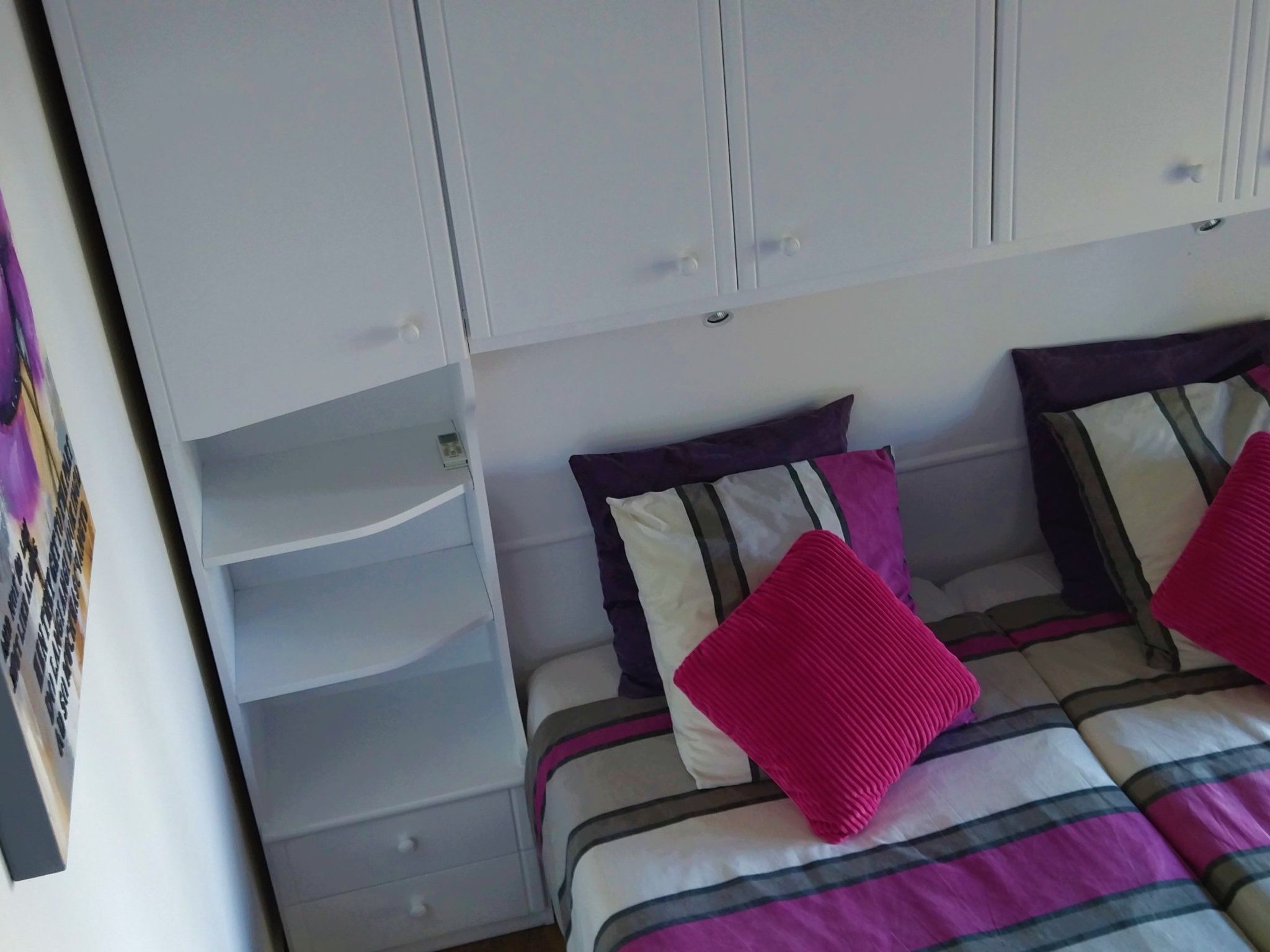 Ferienvilla mit Blick auf das Wasser-Drinnen