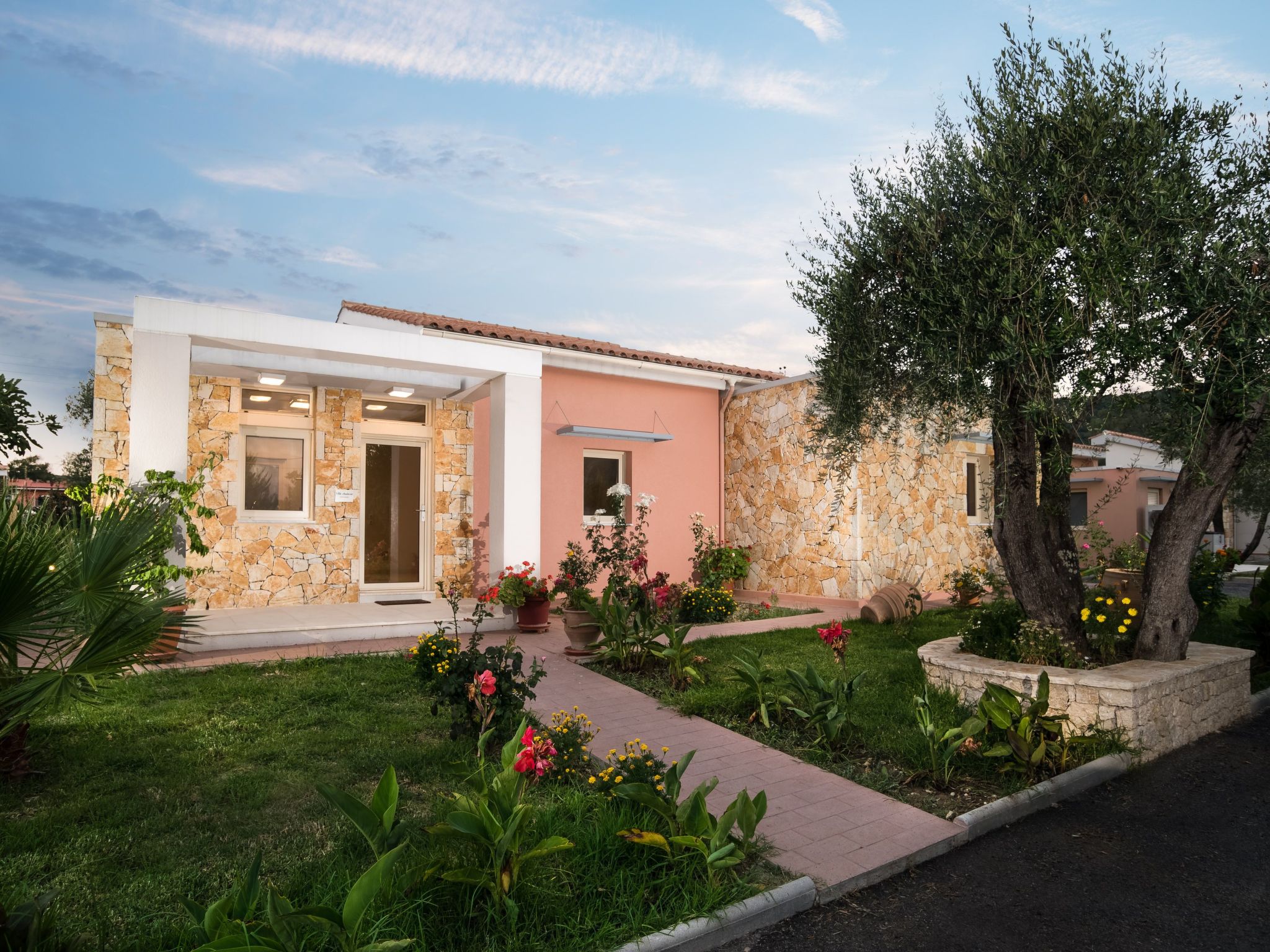 Villa Thalassa mit Schwimmbad und Garten