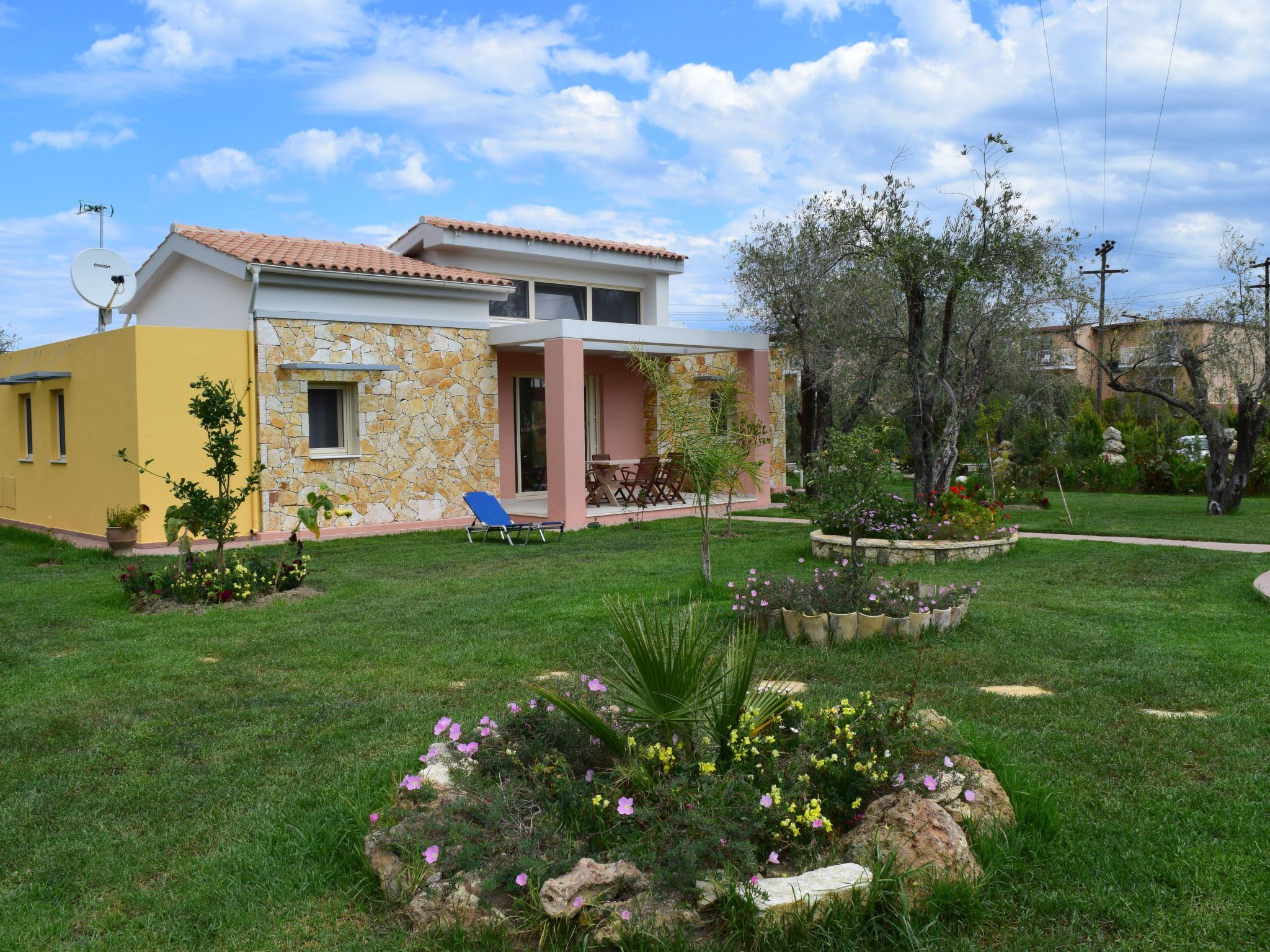 Villa Thalassa mit Schwimmbad und Garten-Binnen