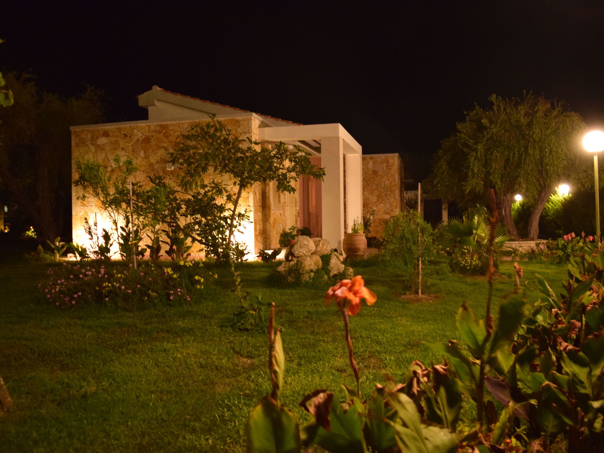 Villa Thalassa mit Schwimmbad und Garten-Binnen