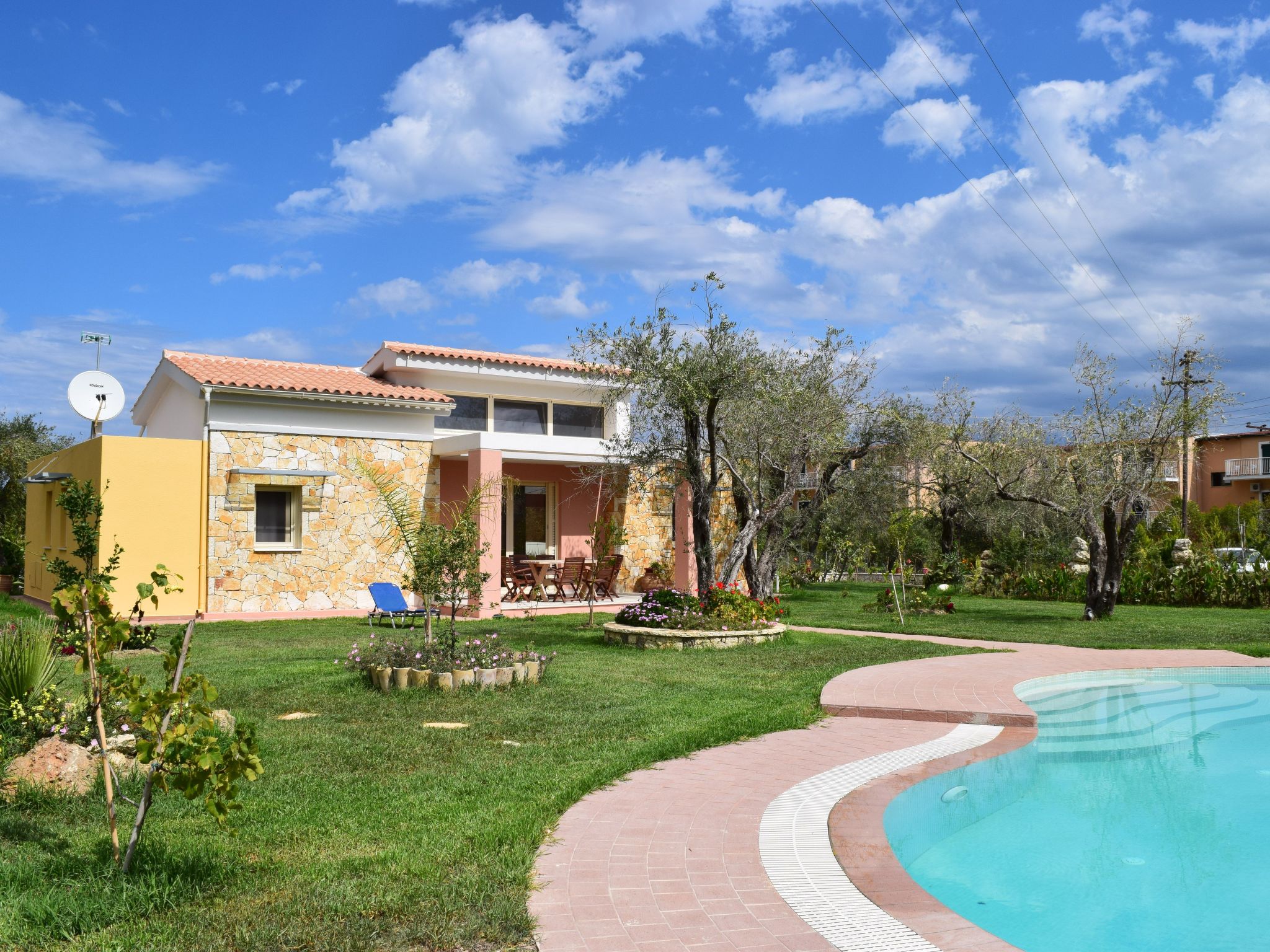 Villa Thalassa mit Schwimmbad und Garten-Binnen