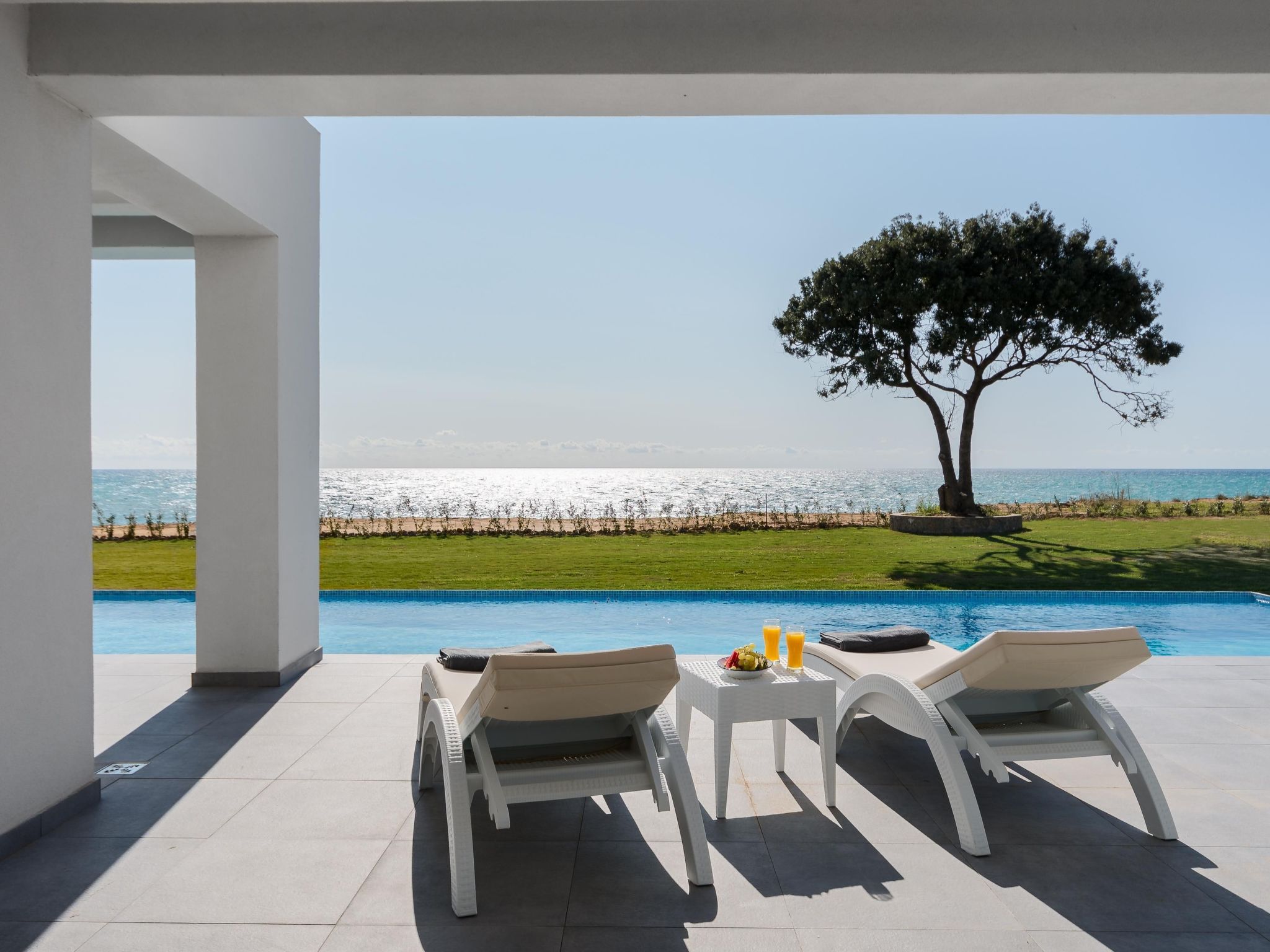 Luxuriöse Villa am Meer mit beheizbarem Pool