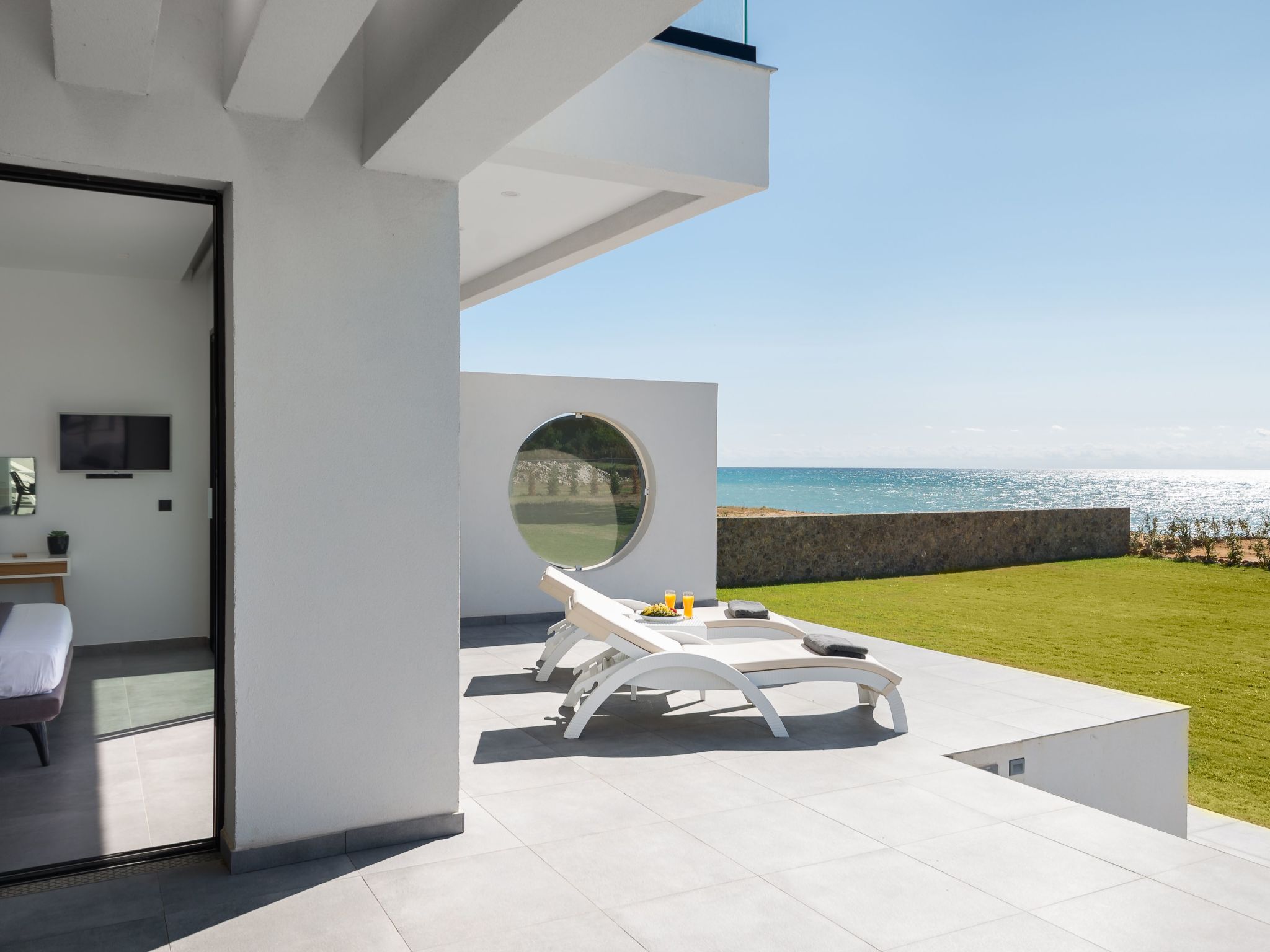 Luxuriöse Villa am Meer mit beheizbarem Pool