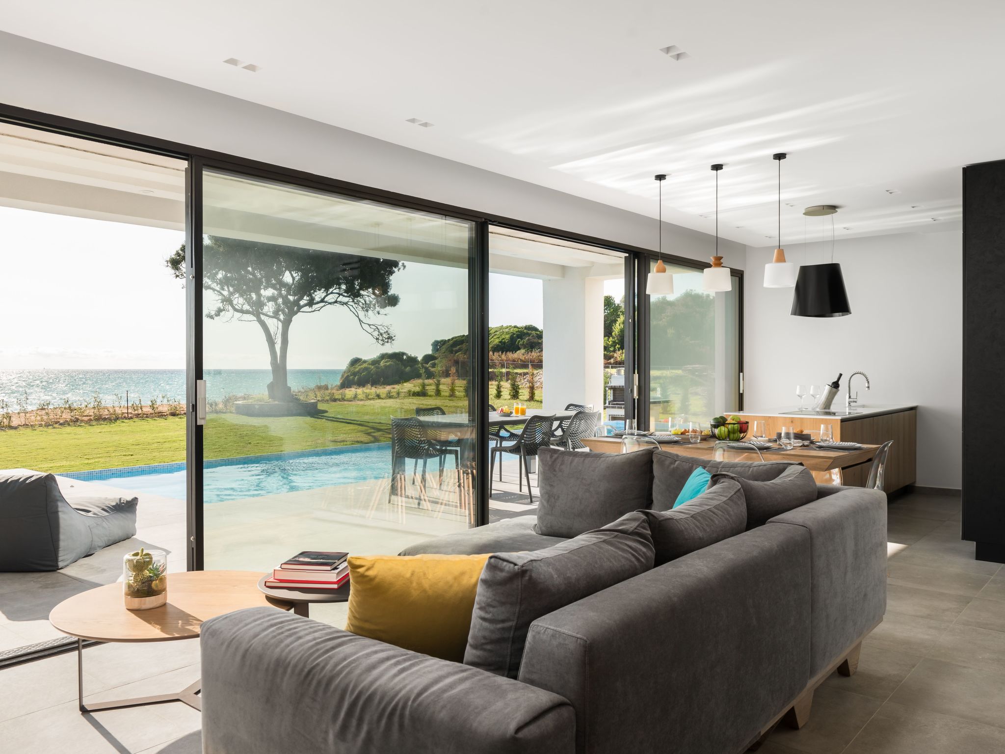 Luxuriöse Villa am Meer mit beheizbarem Pool-Image-tags.info