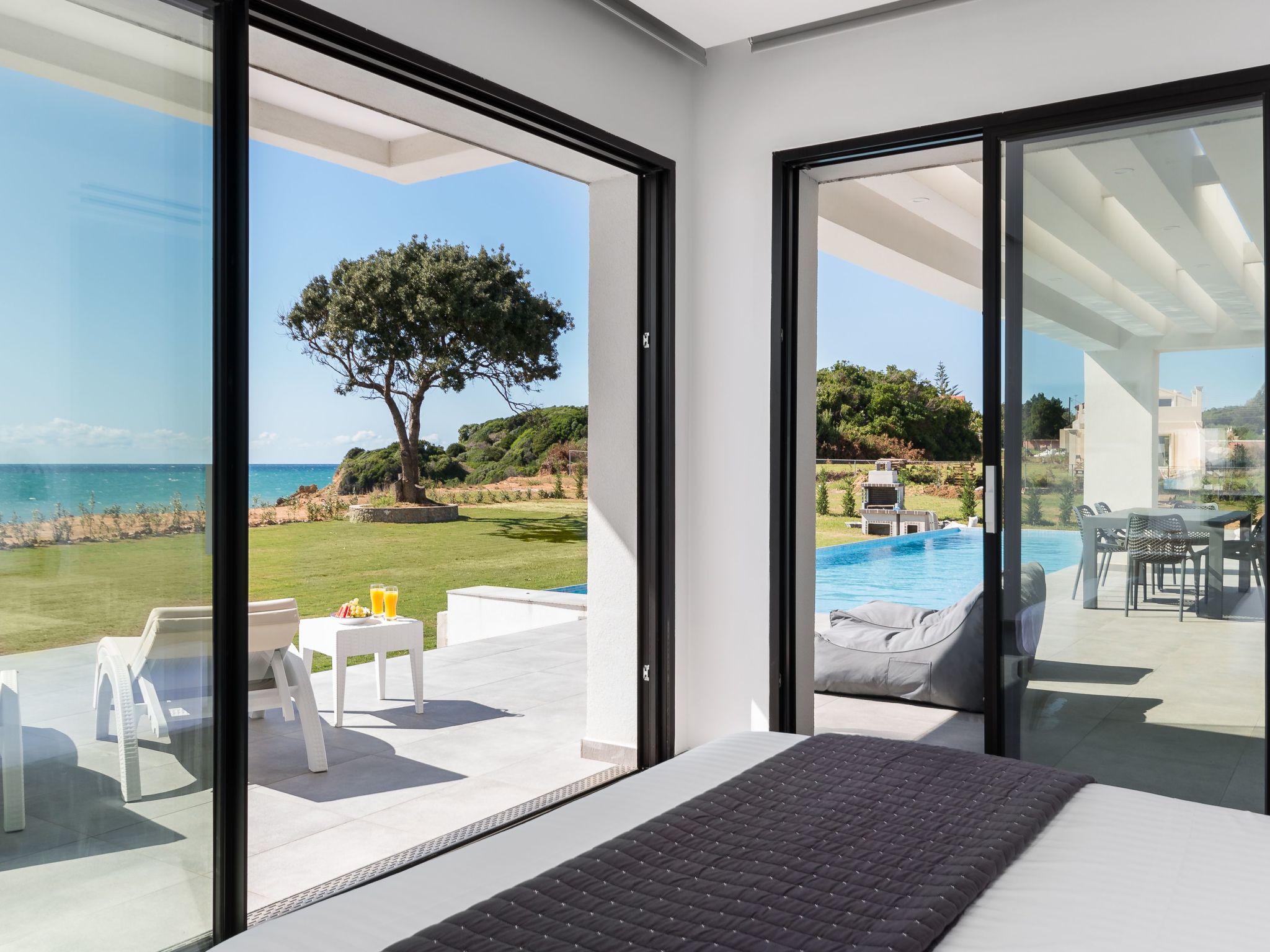 Luxuriöse Villa am Meer mit beheizbarem Pool-Image-tags.info