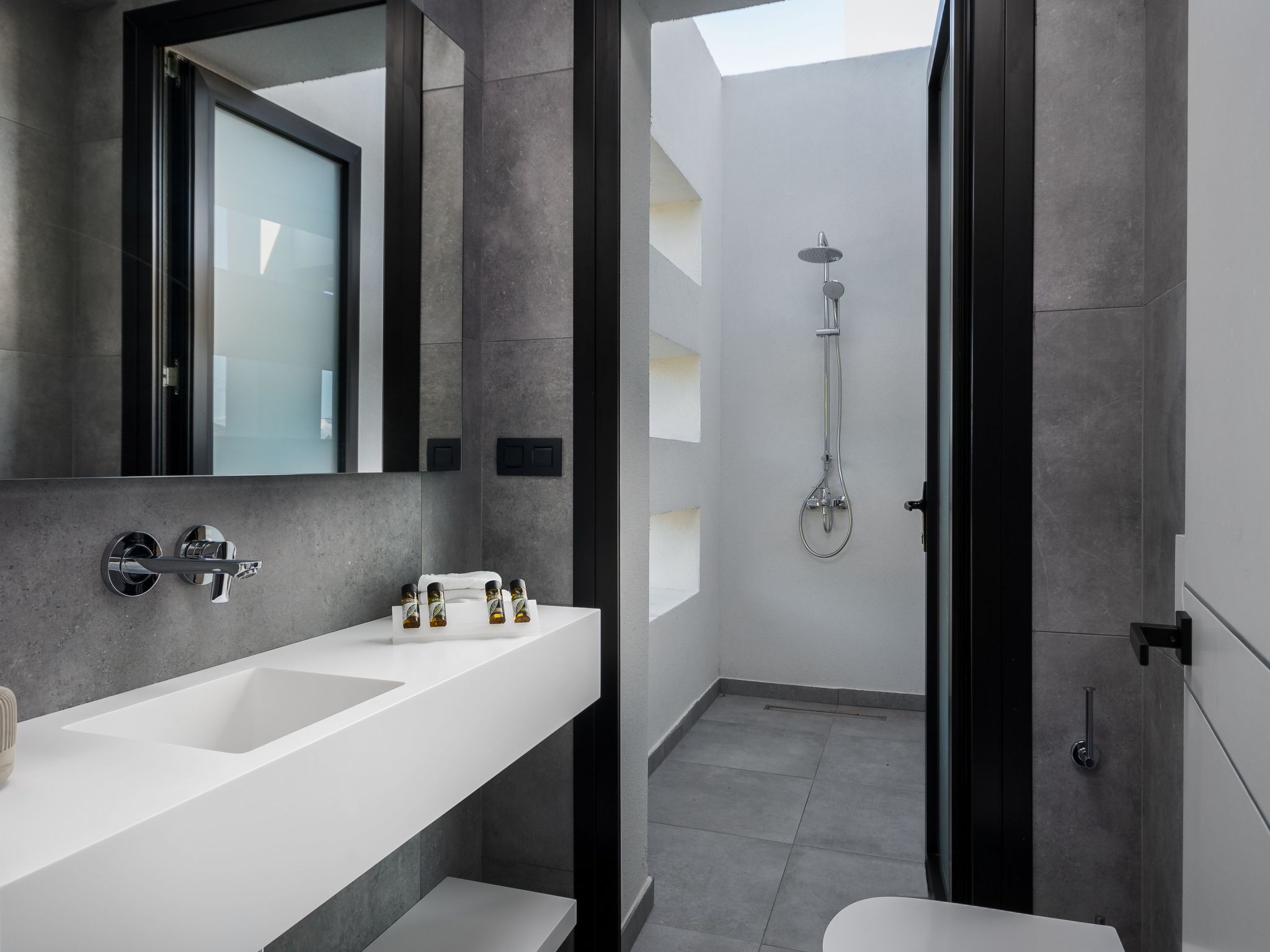 Luxuriöse Villa am Meer mit beheizbarem Pool-Image-tags.info