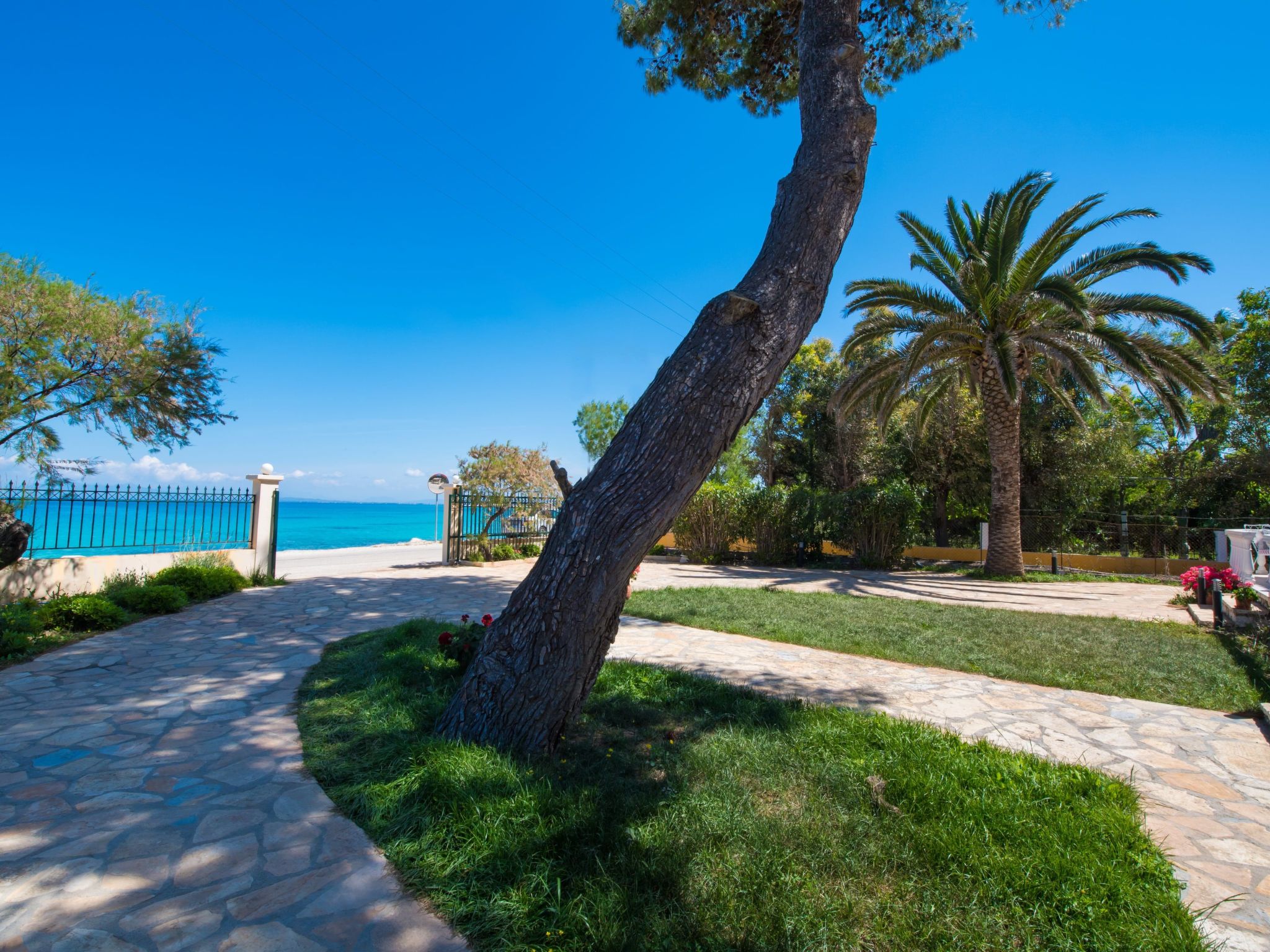 Eine unabhängige, voll ausgestattete Wohnung direkt am Meer.-Image-tags.info