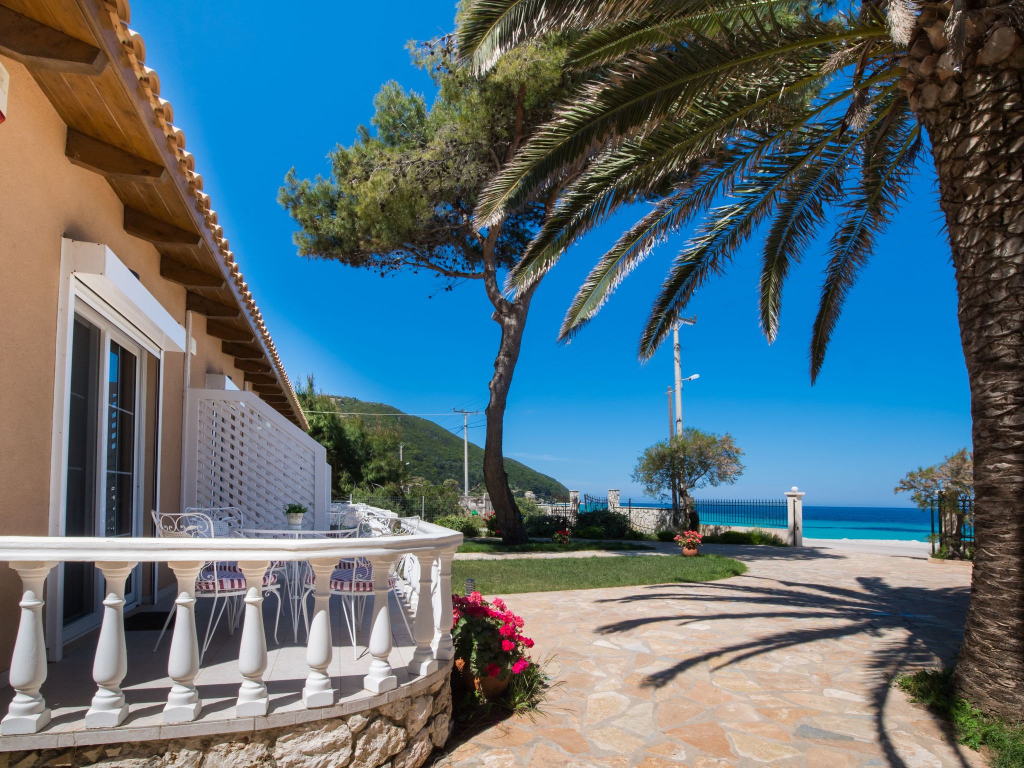 Eine unabhängige, voll ausgestattete Wohnung direkt am Meer.-Image-tags.info