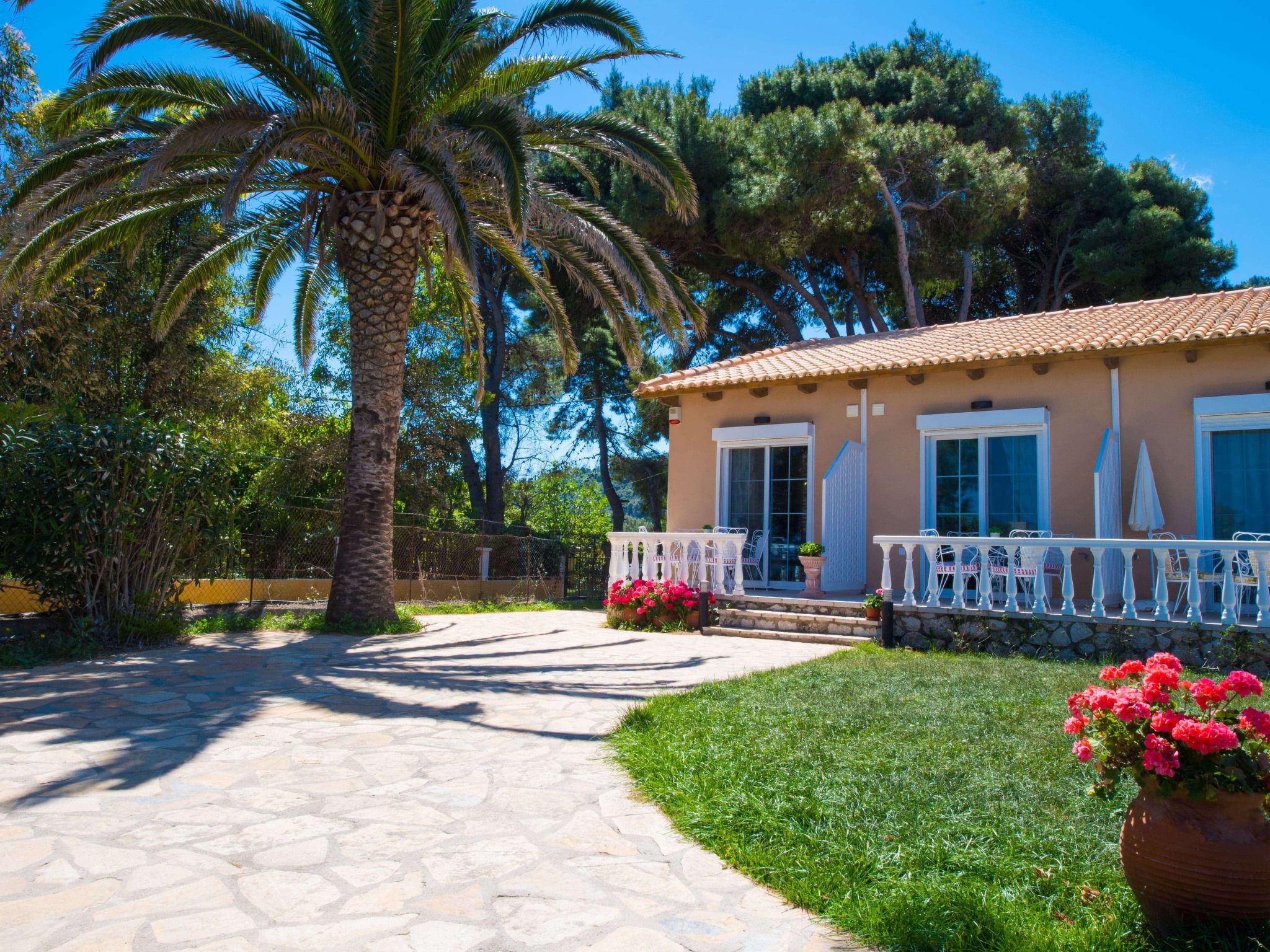 Eine unabhängige, voll ausgestattete Wohnung direkt am Meer.-Image-tags.info