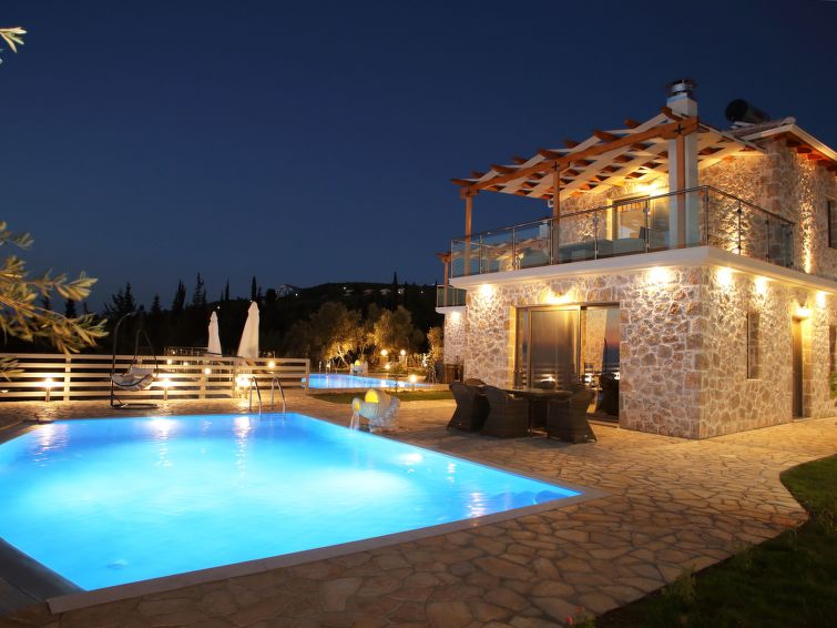 Vrijstaand vakantiehuis met privézwembad in Agios Nikitas in Aj. Nikitas
