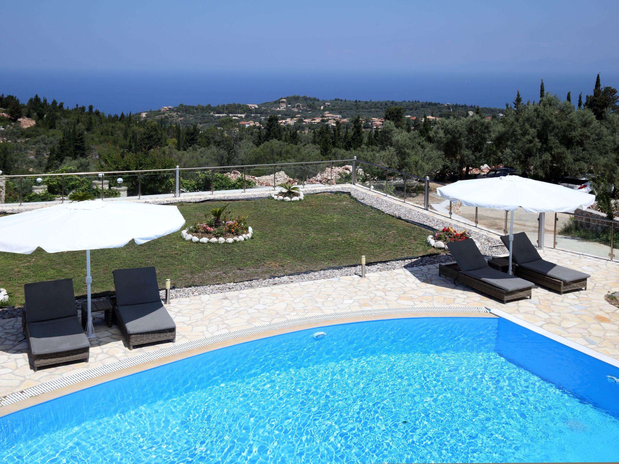 Luxuriöse Steinvilla Emily nahe dem Strand von Mylos-Image-tags.info