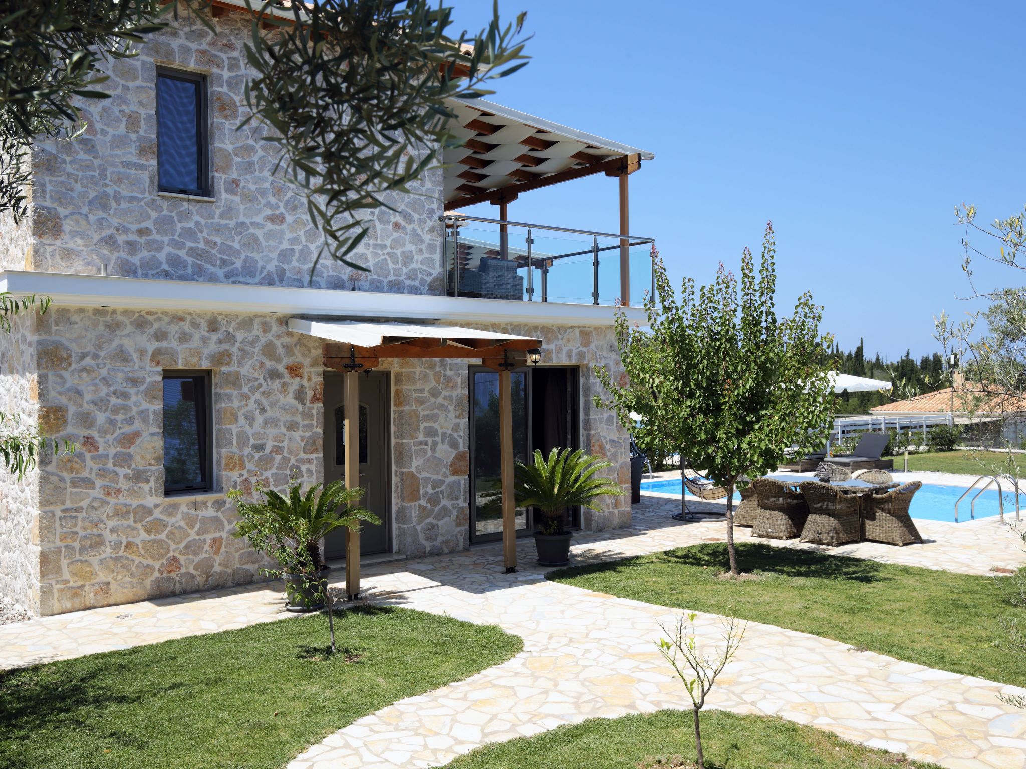 Luxuriöse Steinvilla Emily nahe dem Strand von Mylos-Image-tags.info