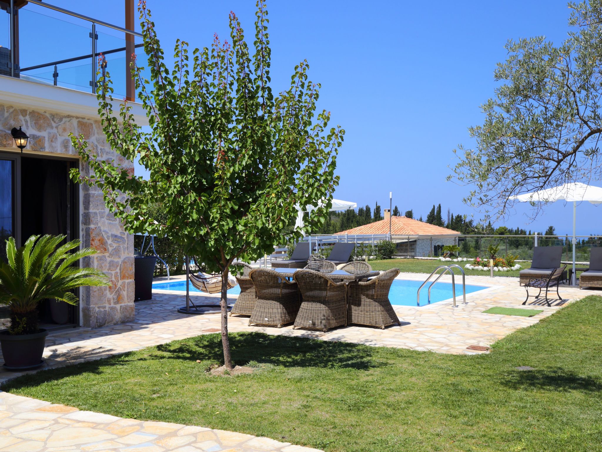 Luxuriöse Steinvilla Emily nahe dem Strand von Mylos-Image-tags.info