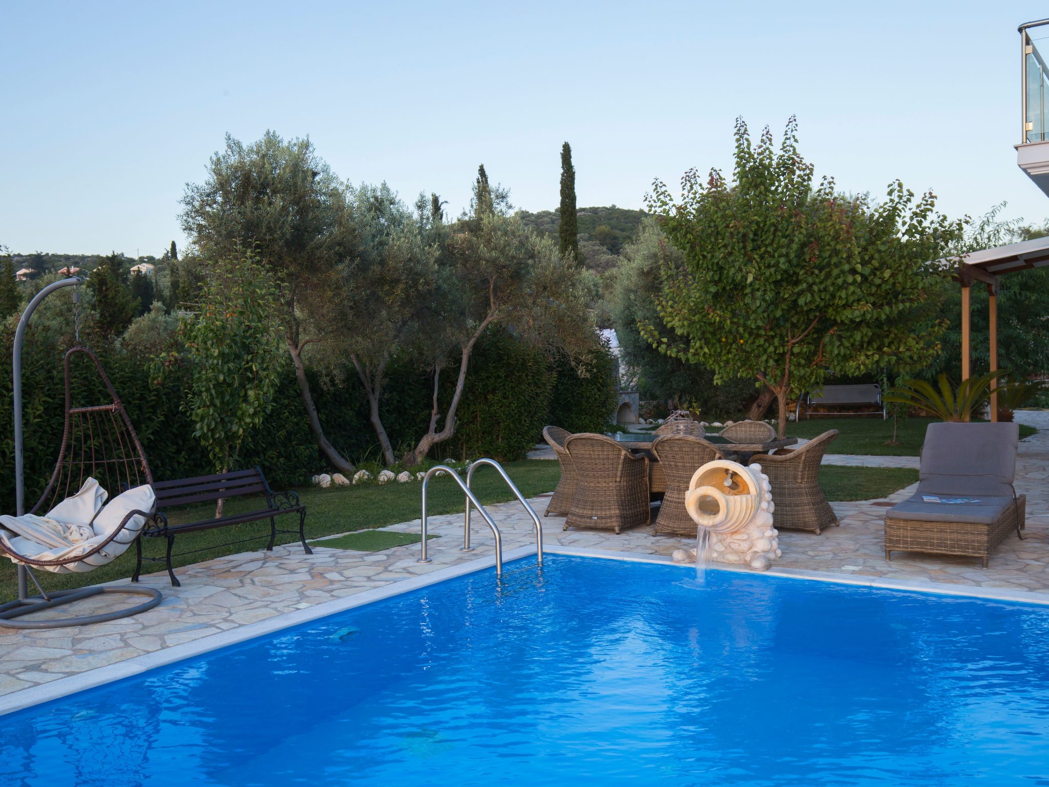 Luxuriöse Steinvilla Emily nahe dem Strand von Mylos-Image-tags.info