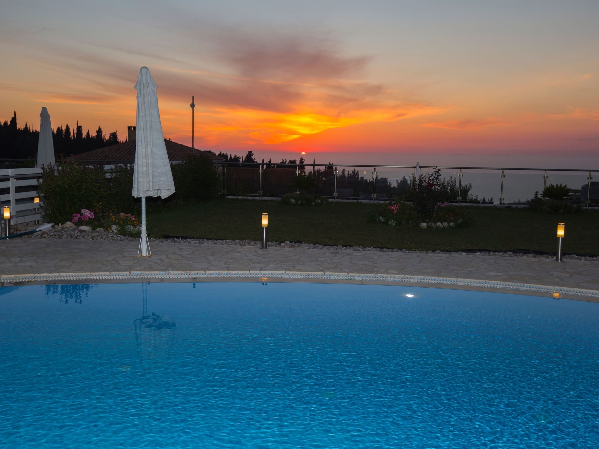 Luxuriöse Steinvilla Emily nahe dem Strand von Mylos-Image-tags.info