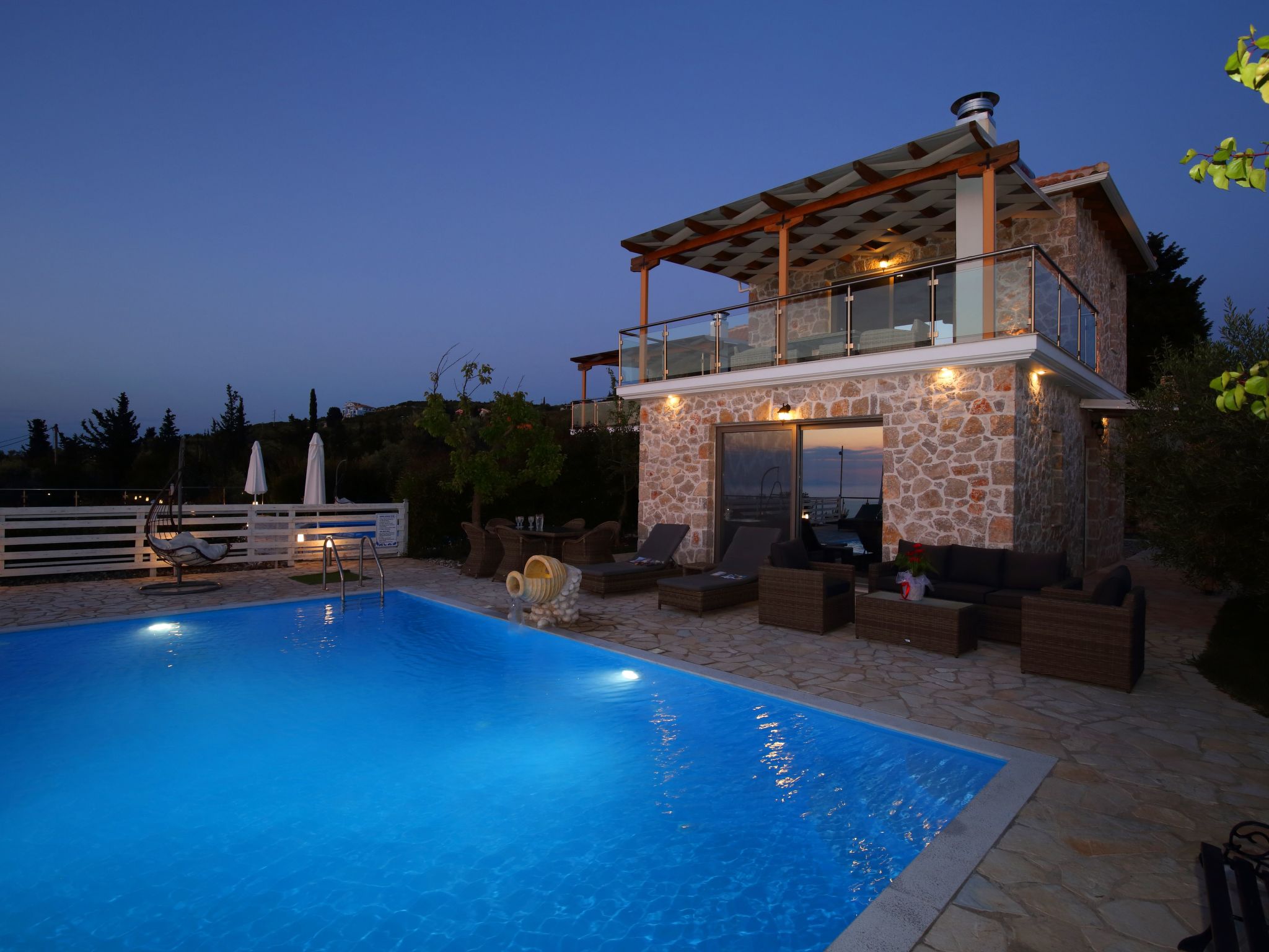 Luxuriöse Steinvilla Emily nahe dem Strand von Mylos-Image-tags.info