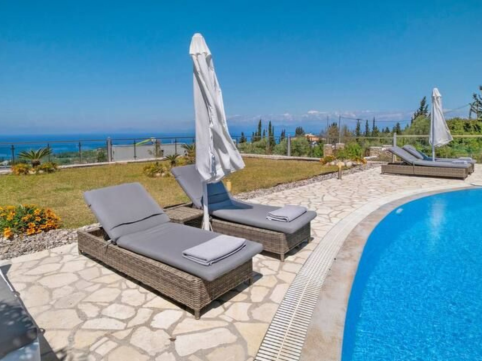 Luxuriöse Steinvilla Emily nahe dem Strand von Mylos-Image-tags.info