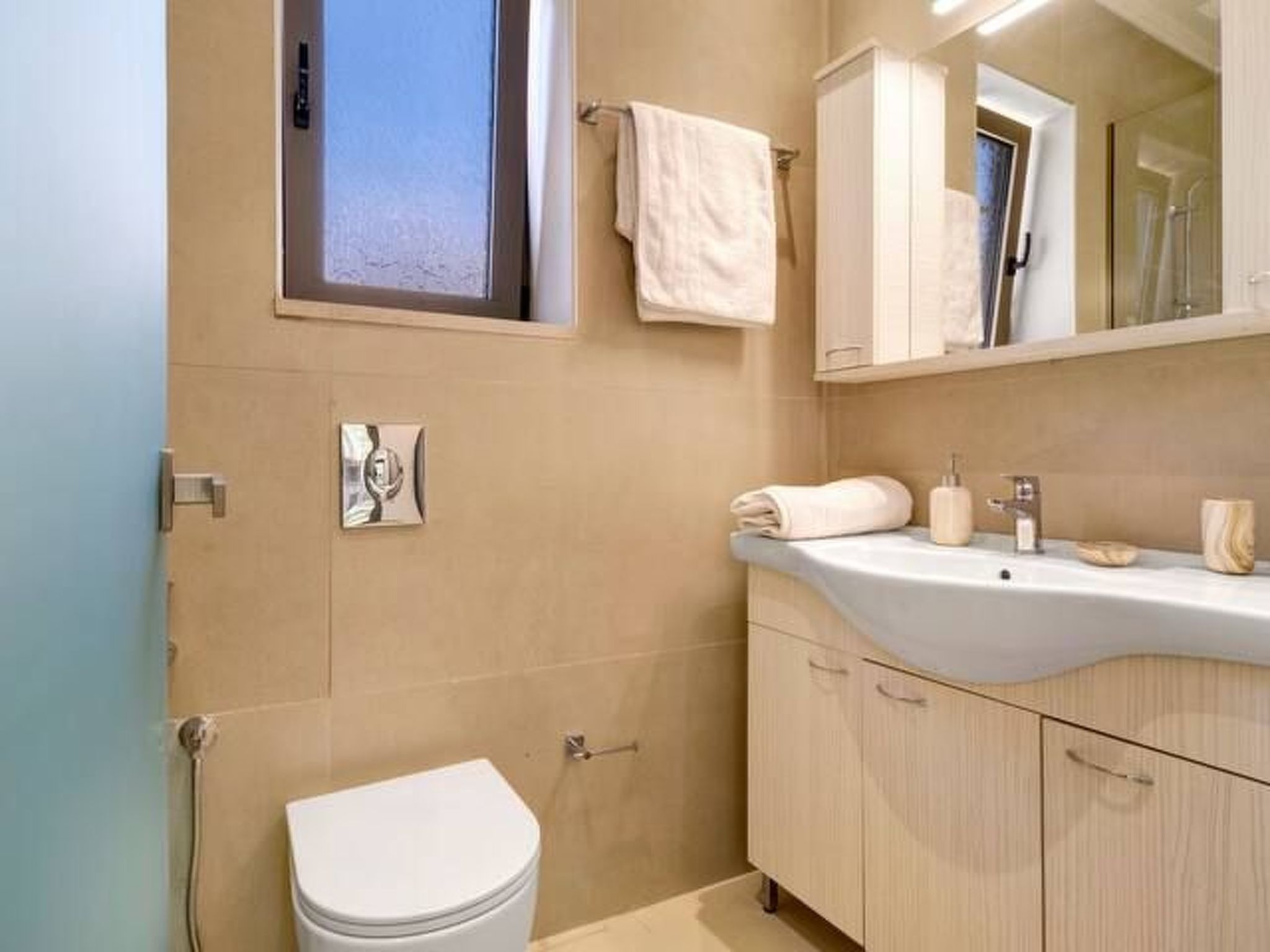 Luxuriöse Steinvilla Emily nahe dem Strand von Mylos-Image-tags.info