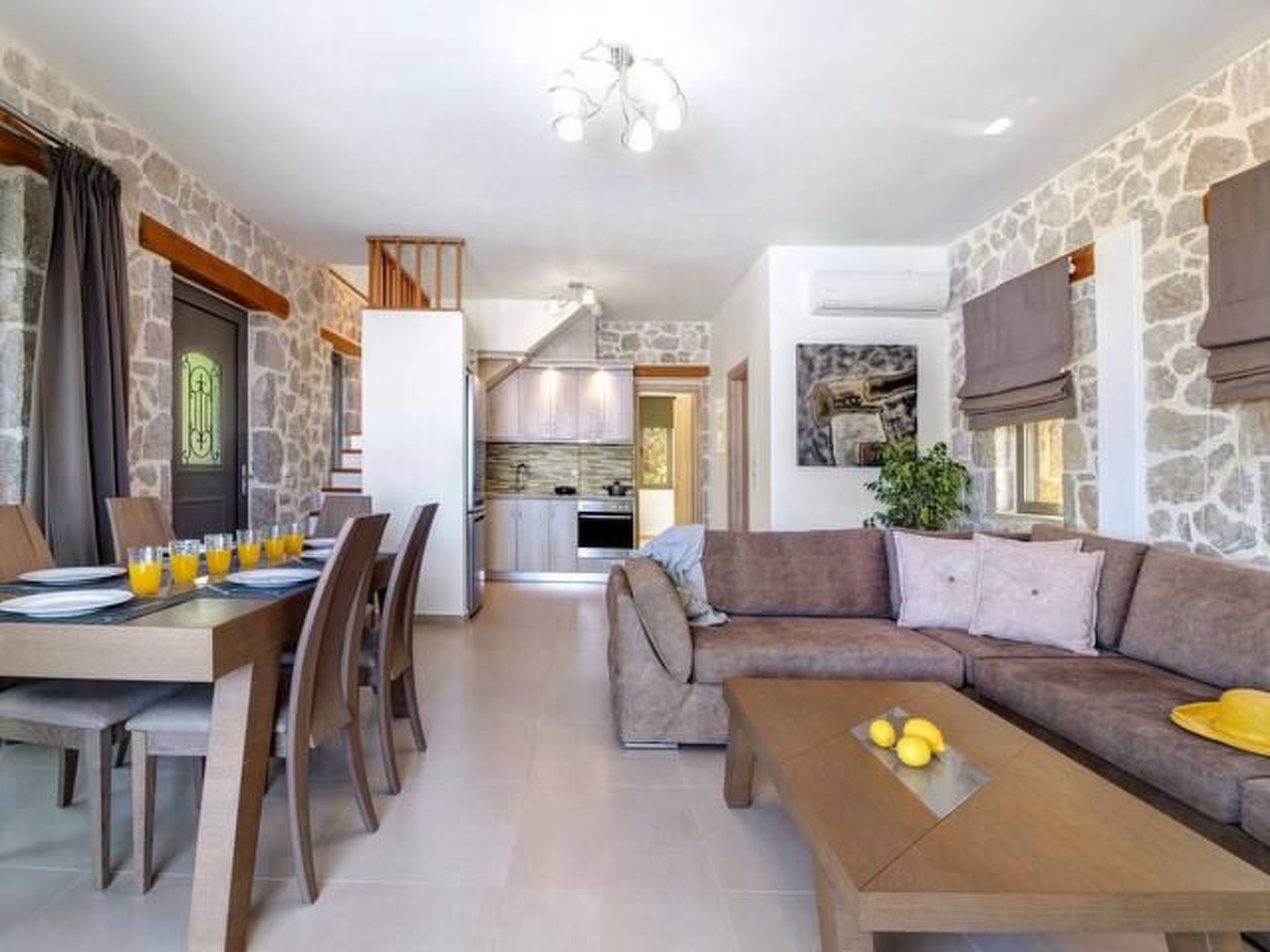 Luxuriöse Steinvilla Emily nahe dem Strand von Mylos-Image-tags.info