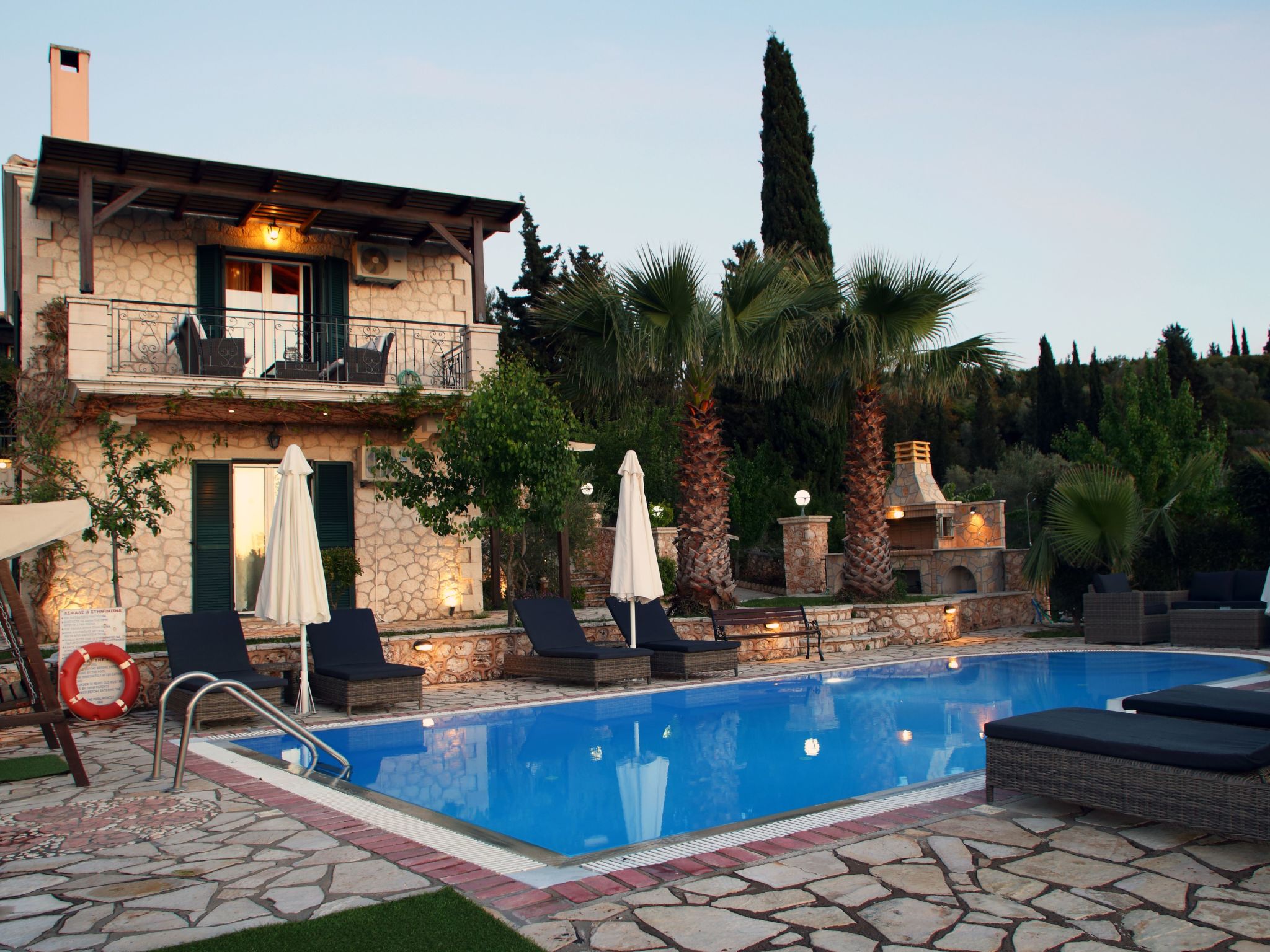 Luxusvillen Thanasis in der Nähe von Kathisma-Image-tags.info