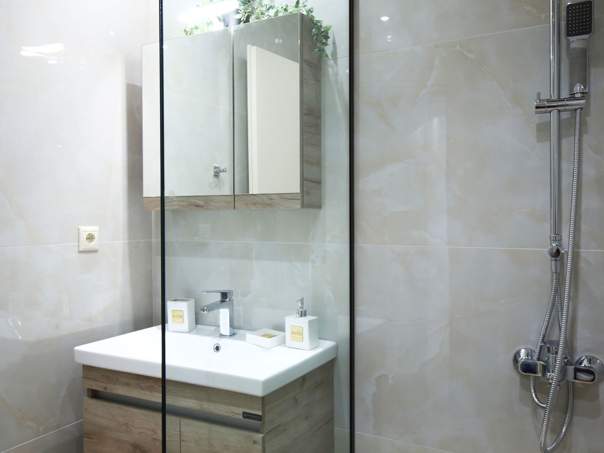 Luxusvillen Thanasis in der Nähe von Kathisma-Image-tags.info