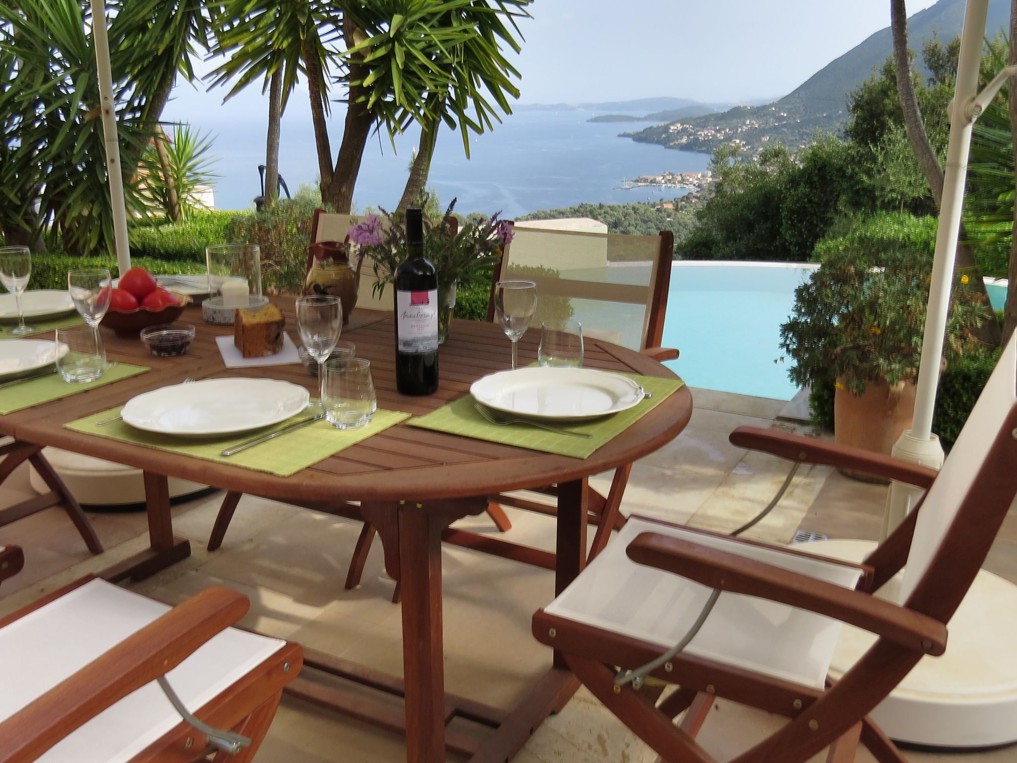 Die Drei Grazien, luxuriöse Villa mit eigenem Pool-Image-tags.info