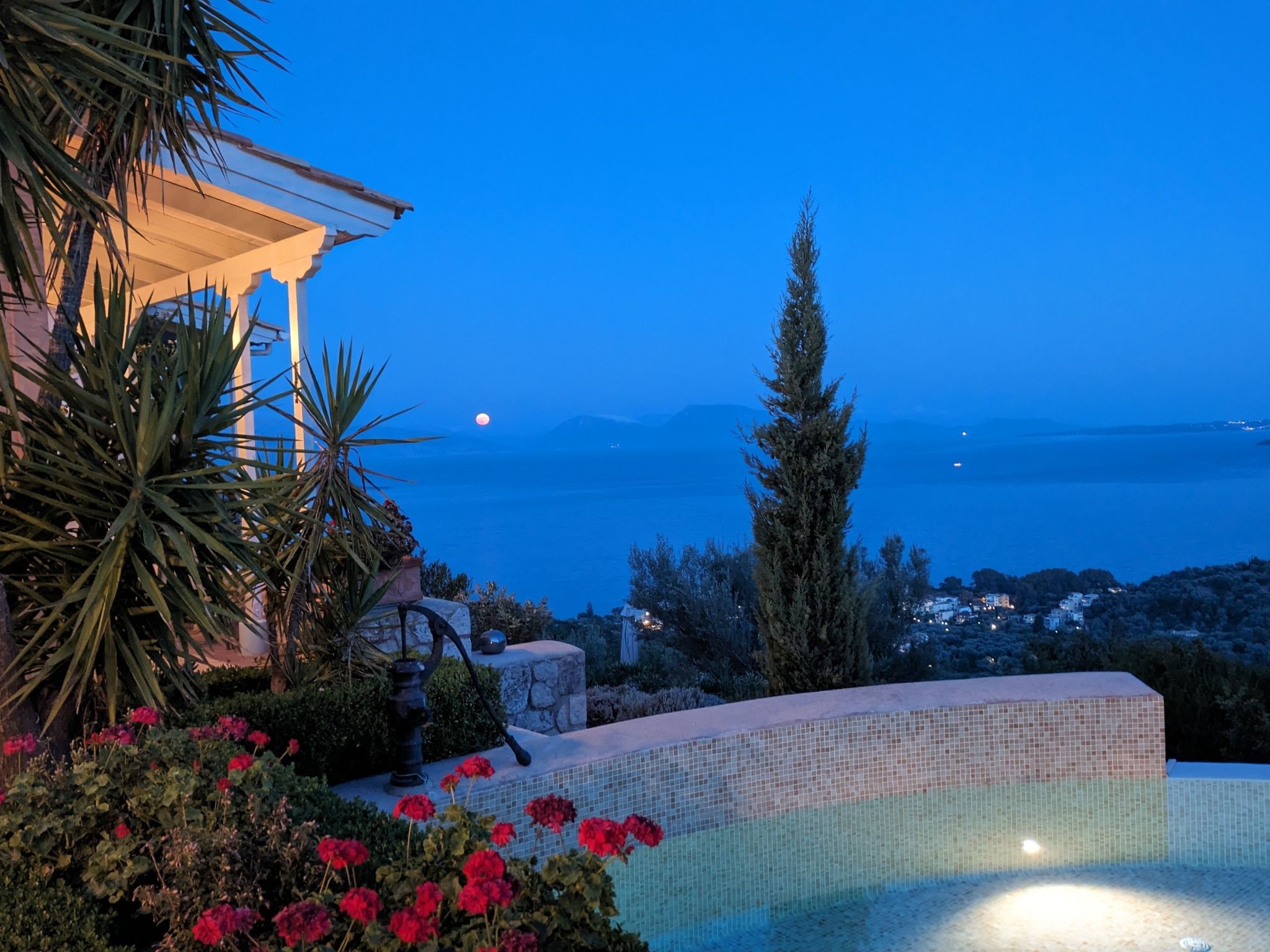 Die Drei Grazien, luxuriöse Villa mit eigenem Pool-Image-tags.info