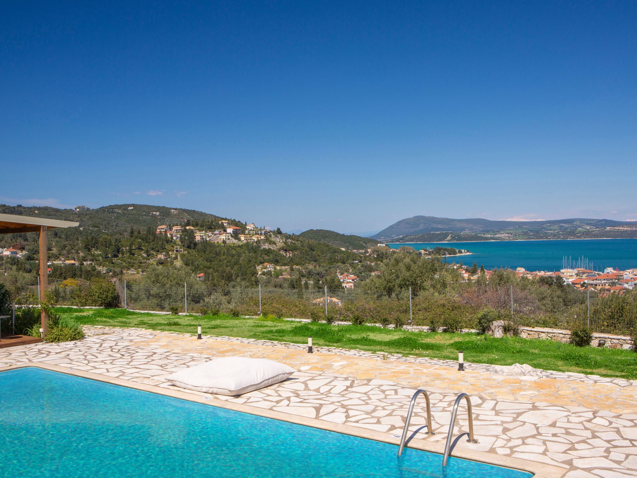 Artemis-Villa-Buiten