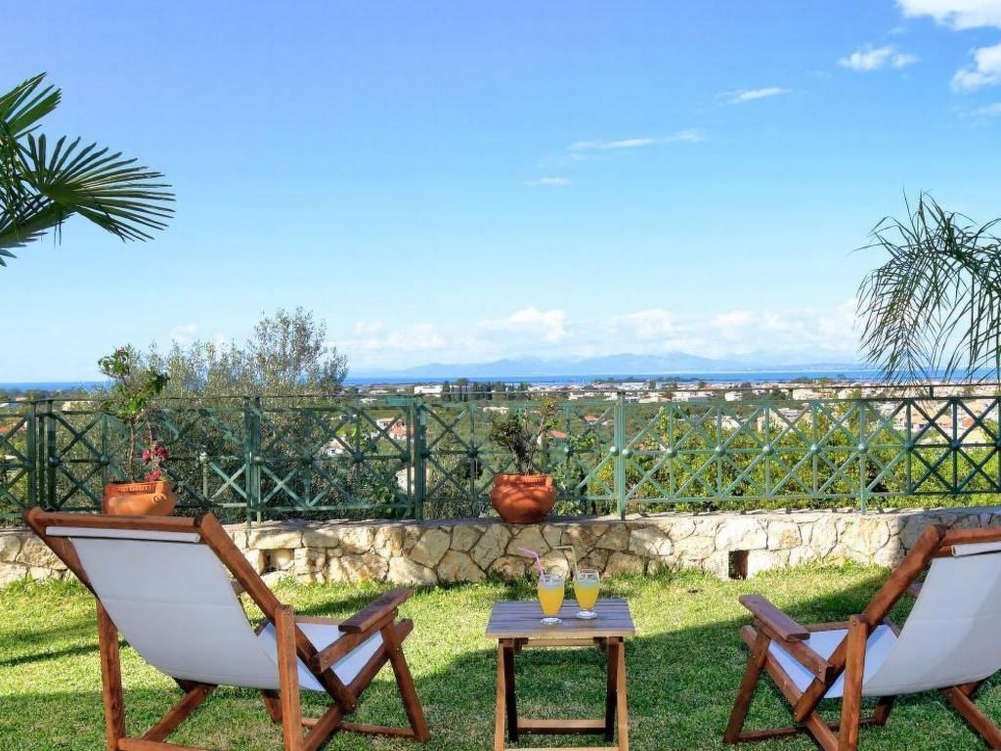 "Alea Resort" mit eigenem Pool-Binnen