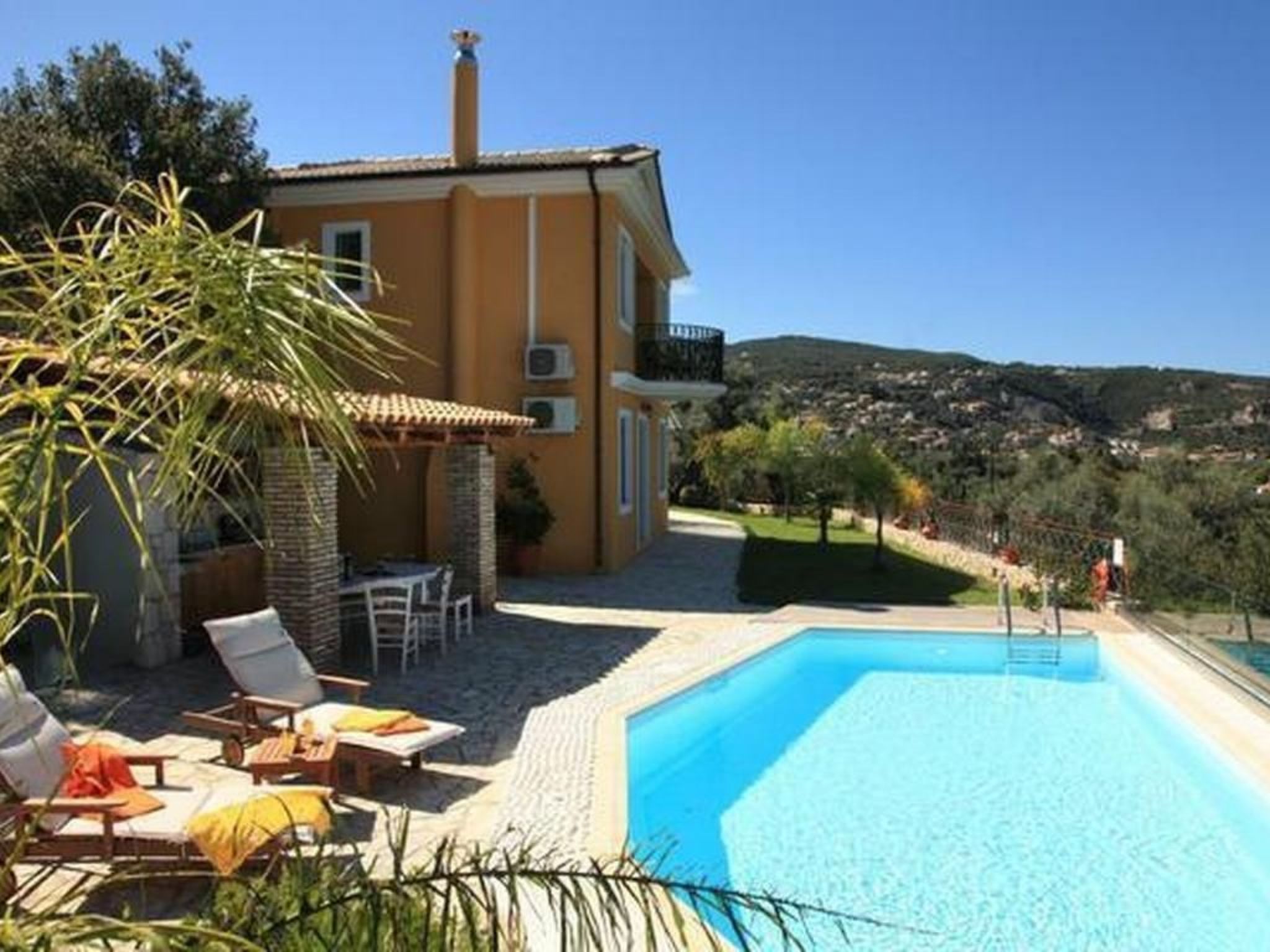 "Alea Resort" mit eigenem Pool-Binnen