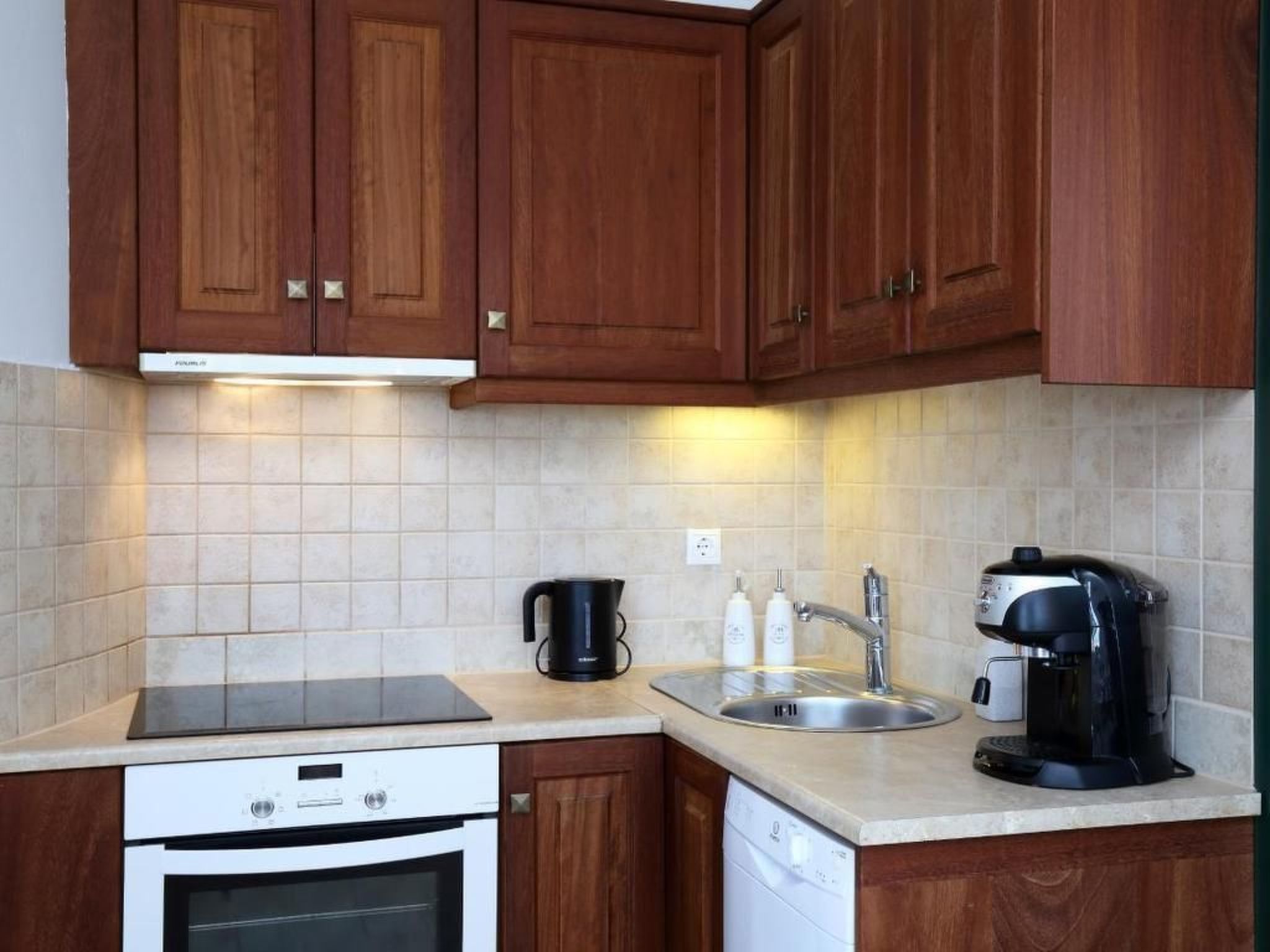 "Alea Resort" mit eigenem Pool-Binnen