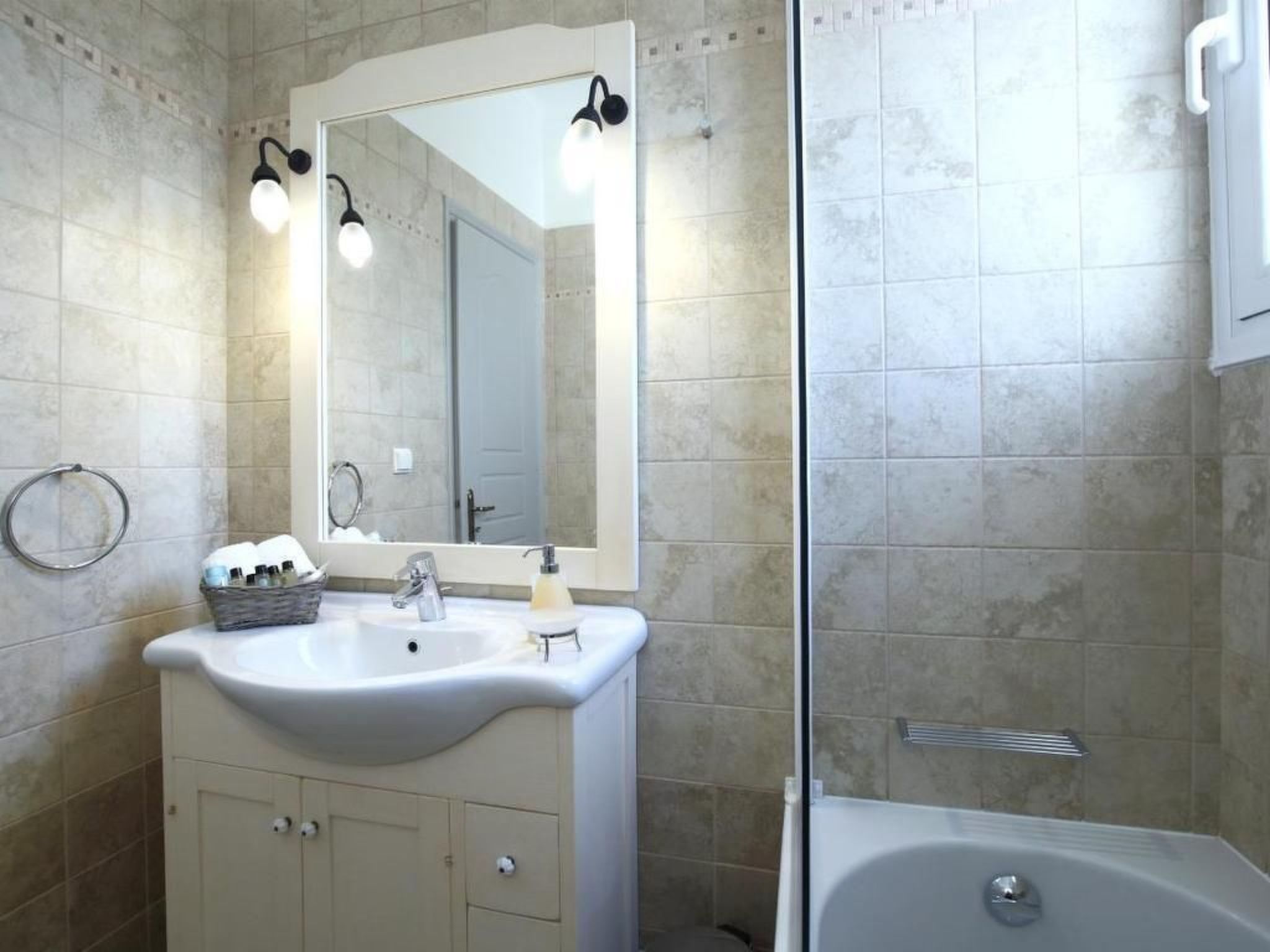 "Alea Resort" mit eigenem Pool-Binnen