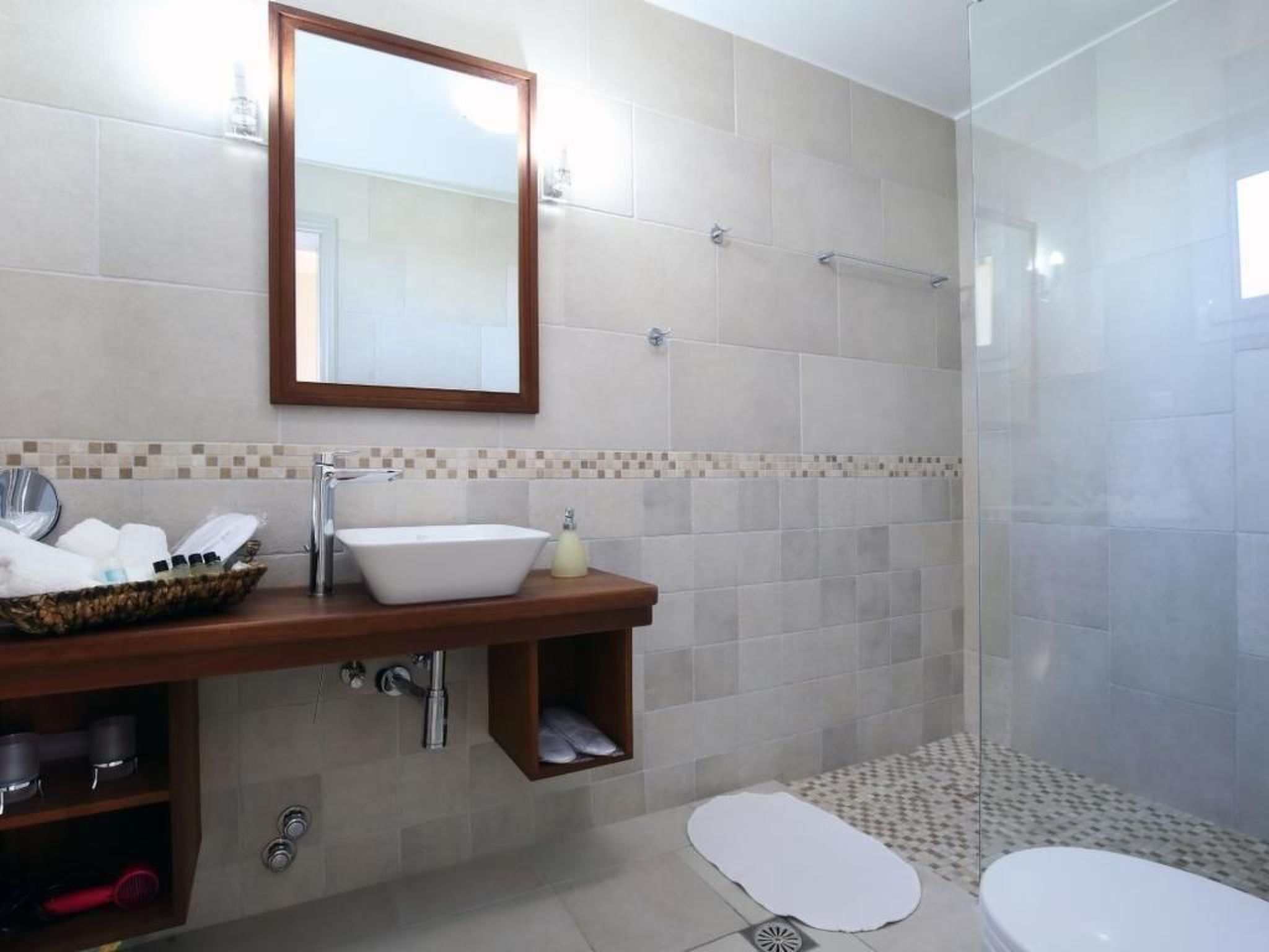 "Alea Resort" mit eigenem Pool-Binnen