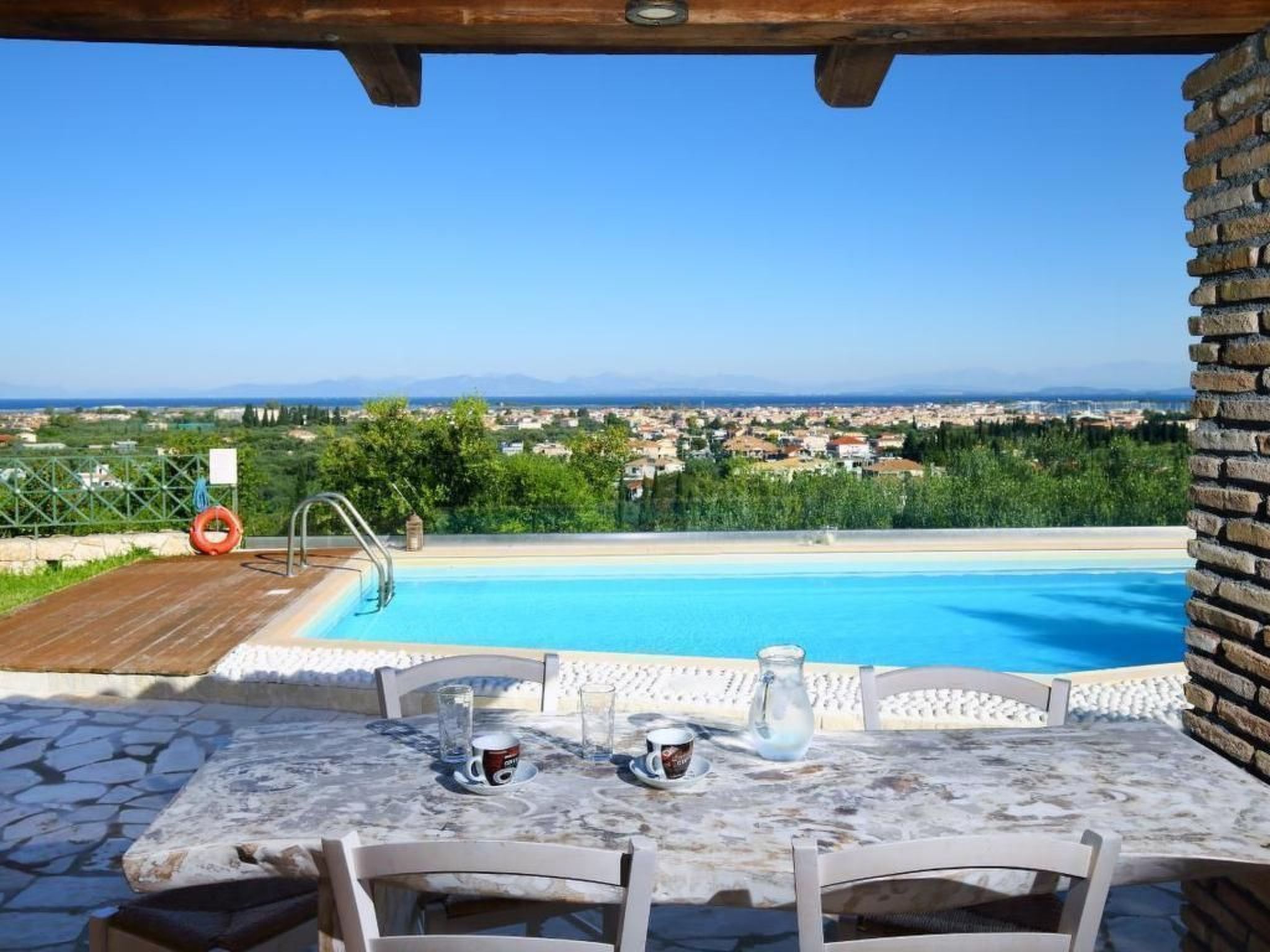 "Alea Resort" mit eigenem Pool-Binnen