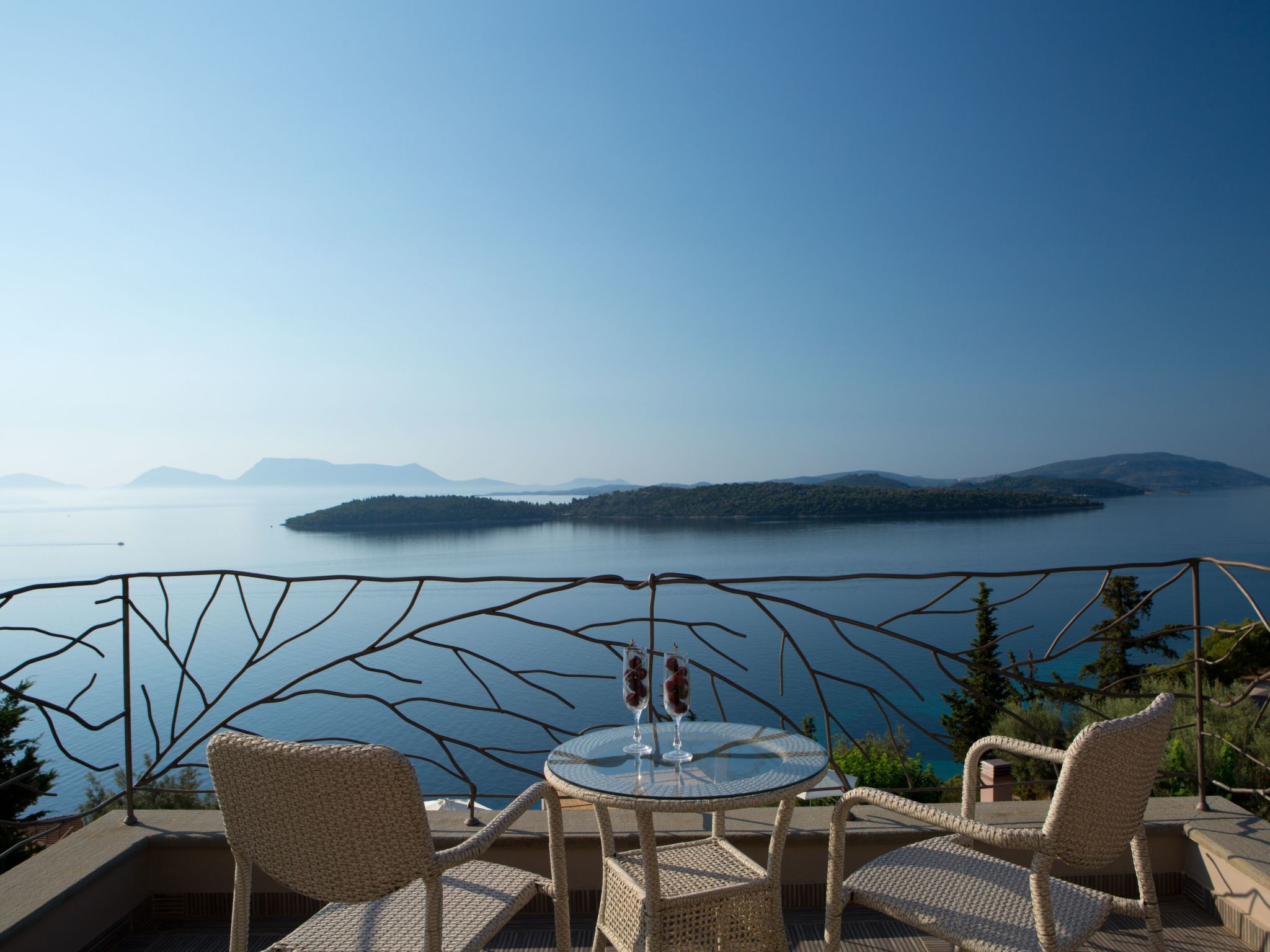 für 6 Personen und 1 Kind in Perigiali