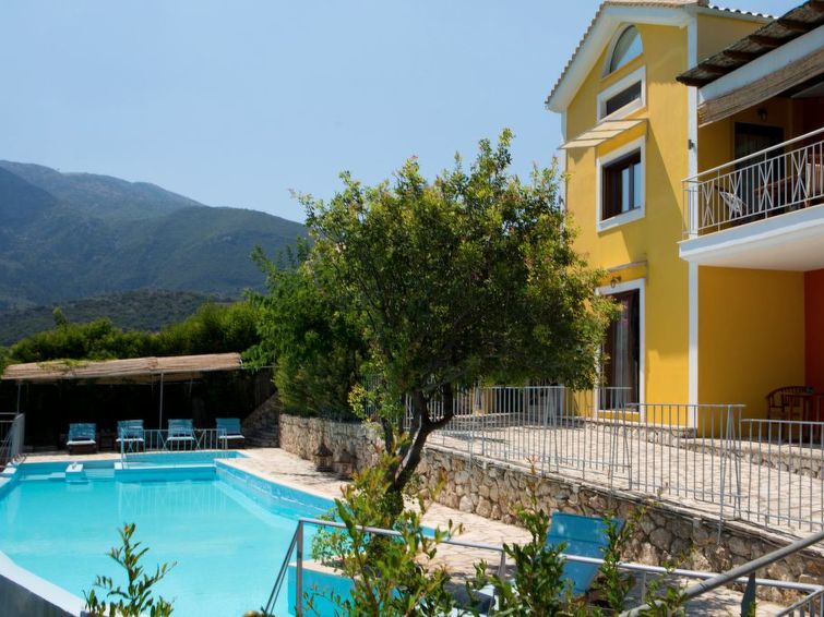Luxuriöse Villa mit Infinity-Pool und Panoramablick