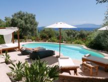 "Agapi" mit Infinity-Pool