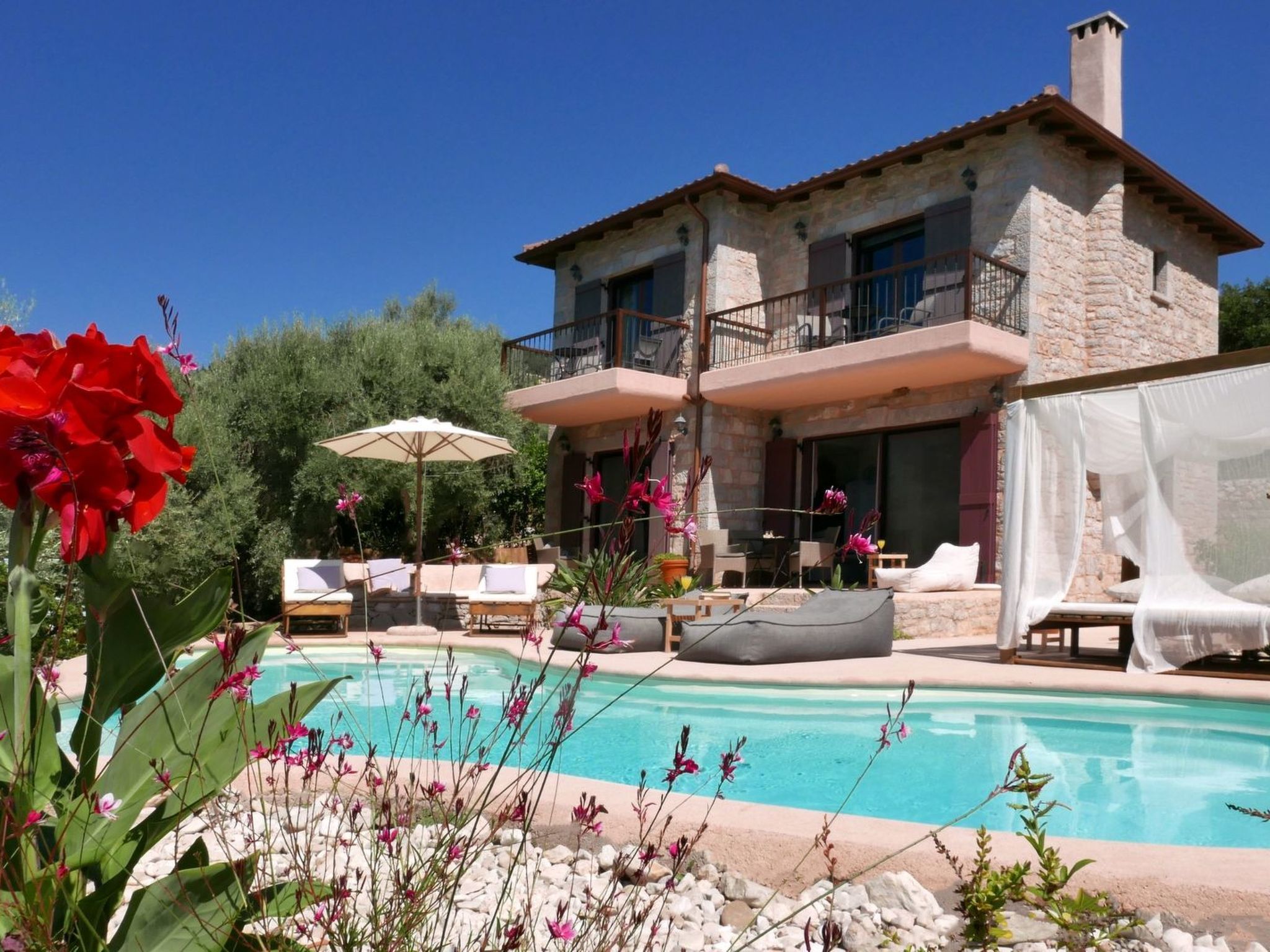 "Agapi" mit Infinity-Pool-Image-tags.info