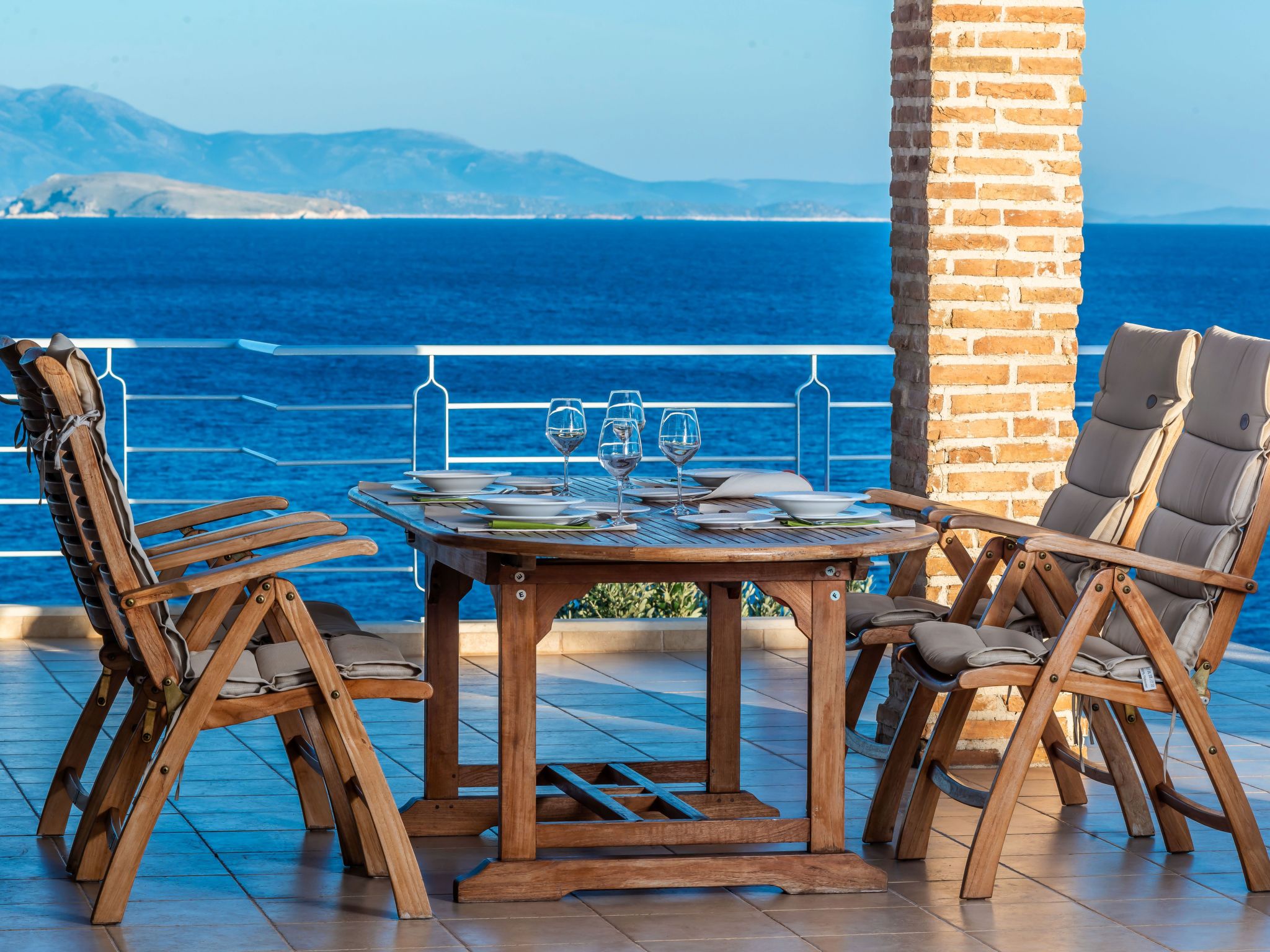 Karavi Villa mit privatem Zugang zum Meer-Buiten