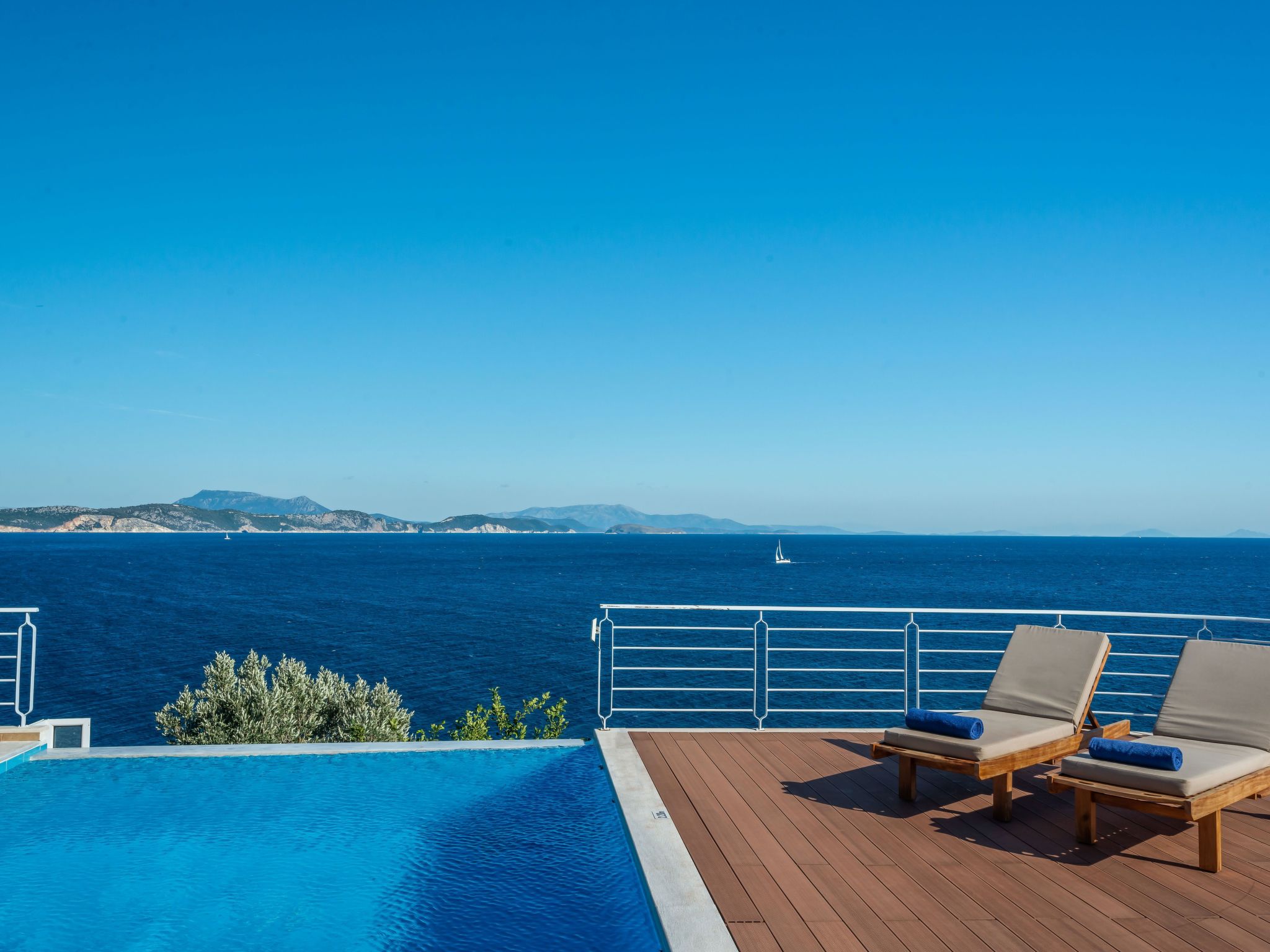 Karavi Villa mit privatem Zugang zum Meer-Buiten