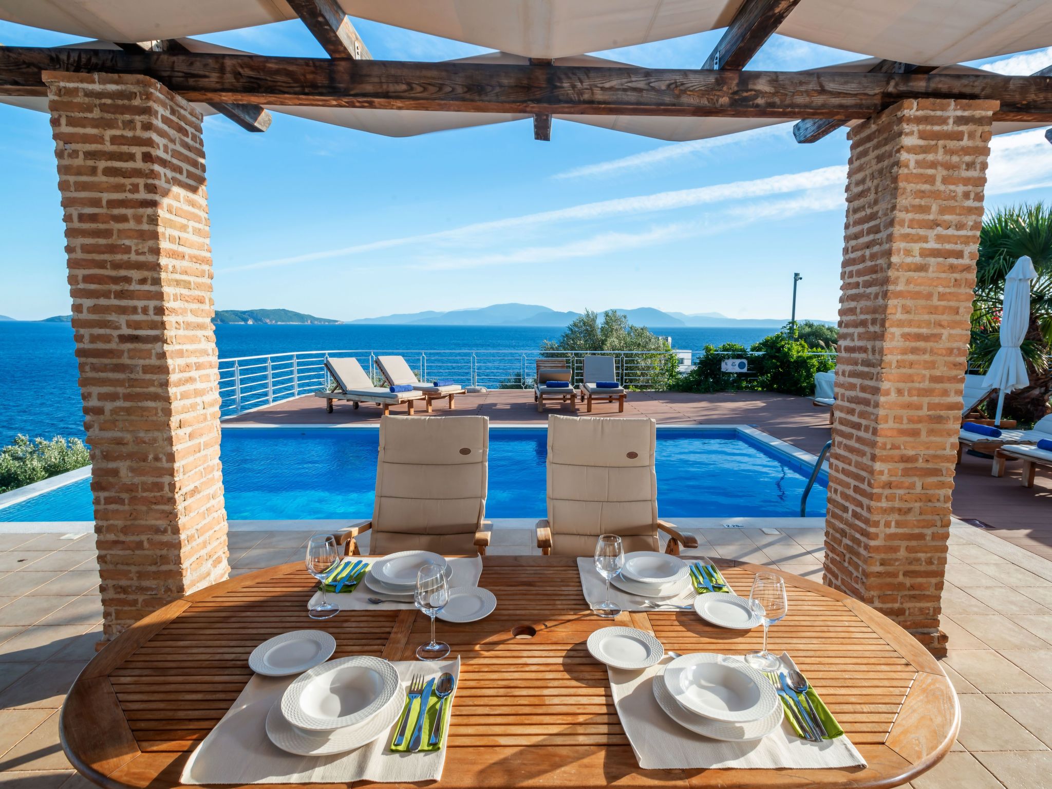 Karavi Villa mit privatem Zugang zum Meer-Buiten