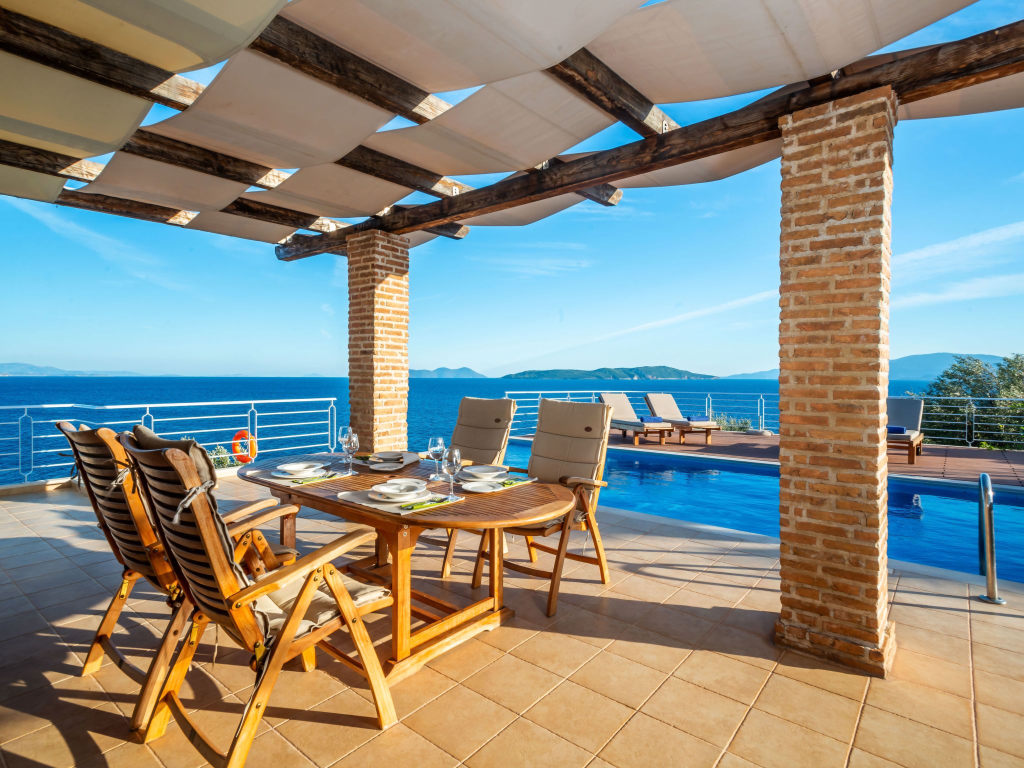 Karavi Villa mit privatem Zugang zum Meer-Buiten