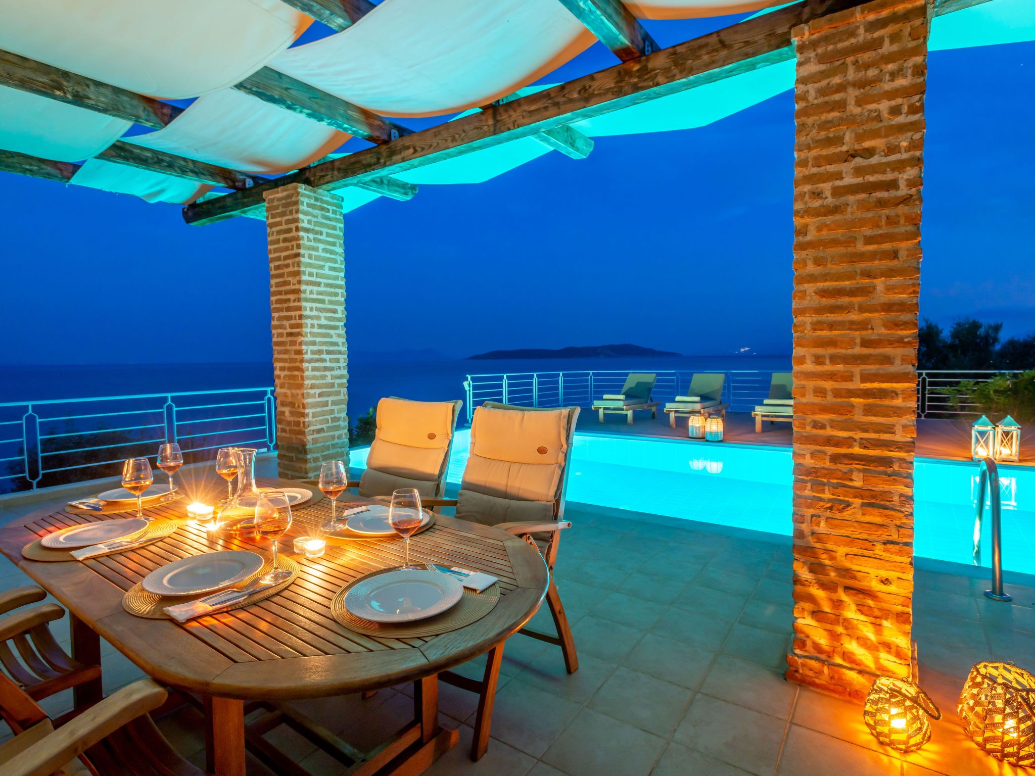 Karavi Villa mit privatem Zugang zum Meer-Buiten