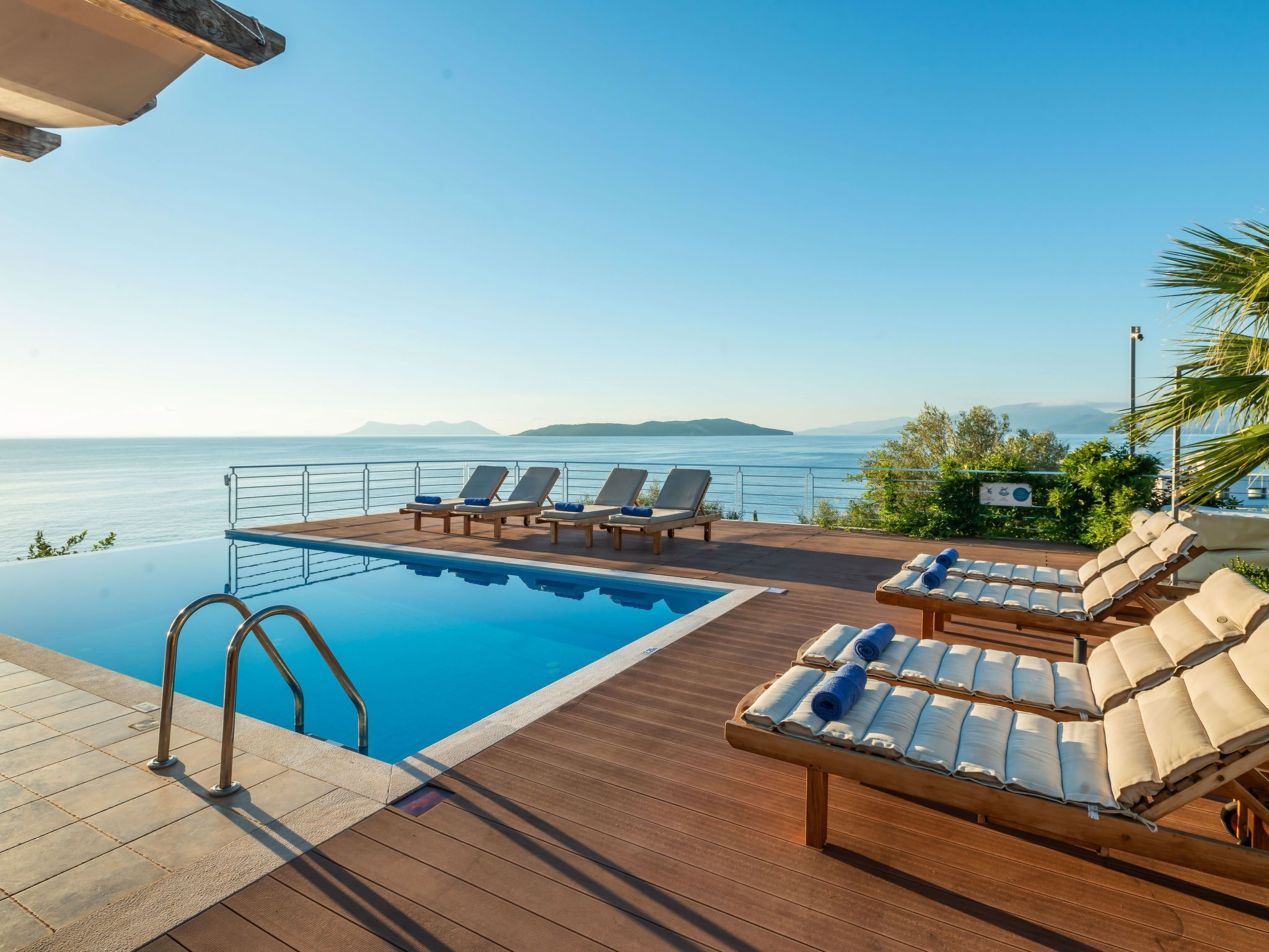 Karavi Villa mit privatem Zugang zum Meer-Binnen