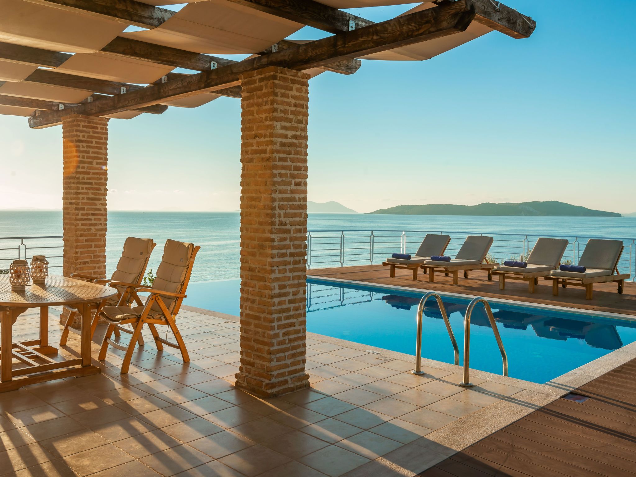 Karavi Villa mit privatem Zugang zum Meer-Buiten