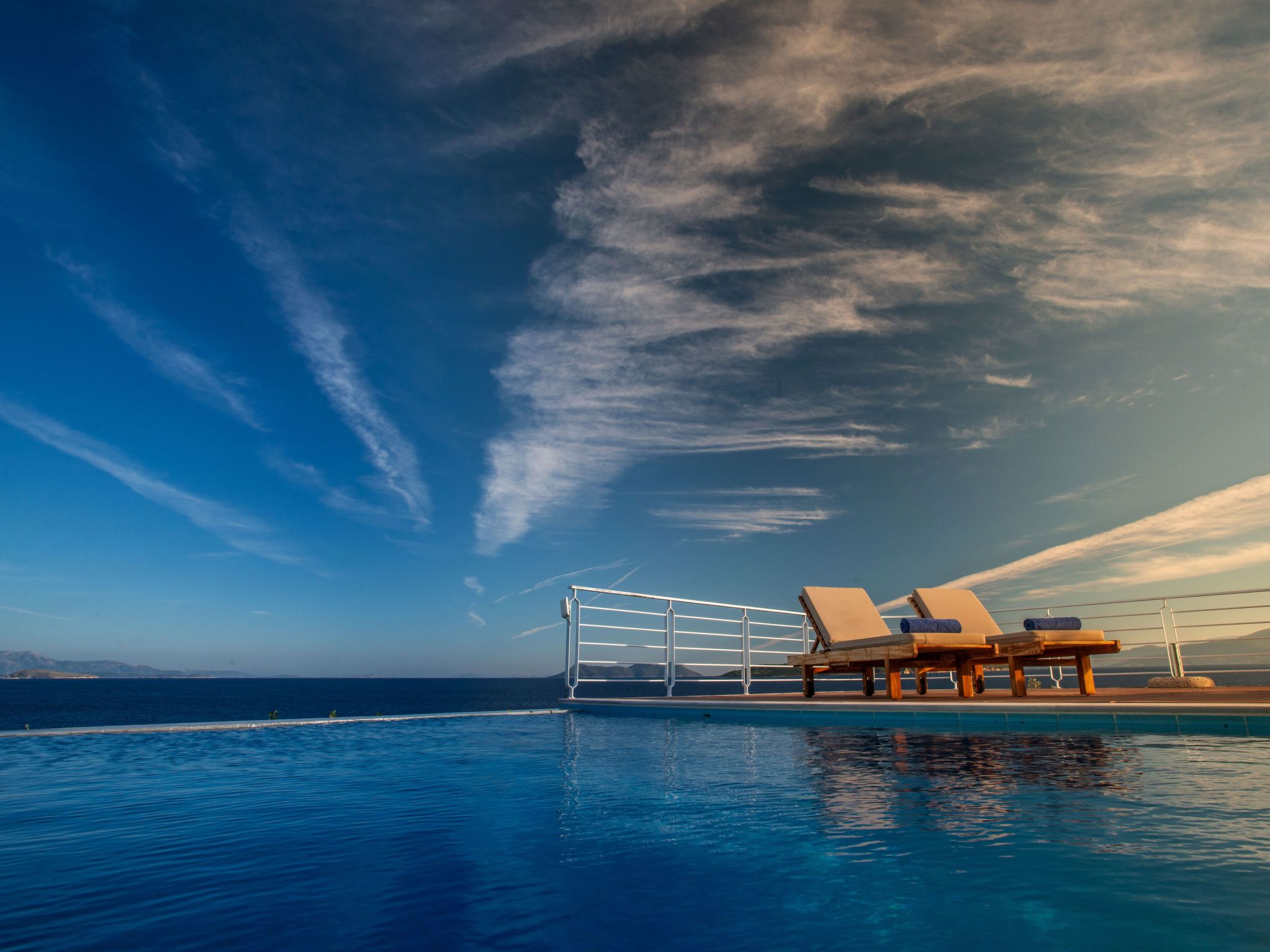 Karavi Villa mit privatem Zugang zum Meer-Buiten